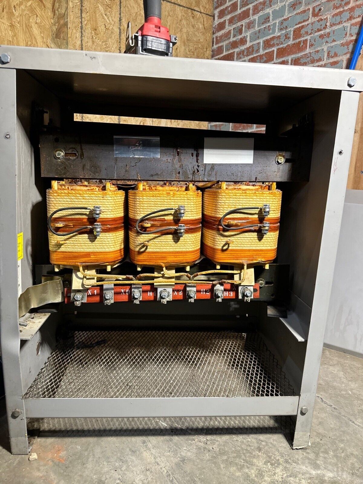 Sola/Hevi-Duty DT651H635 Used