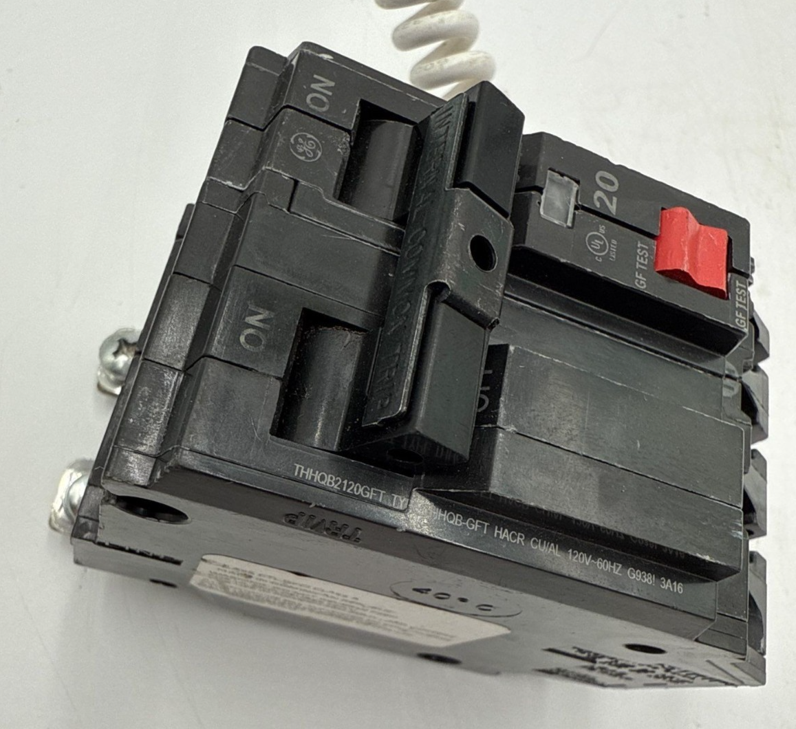 GE THHQB2120GFT Circuit Breaker 20A 2P 240V 22kA THHQB 20 Amp Bolt On GFCI New