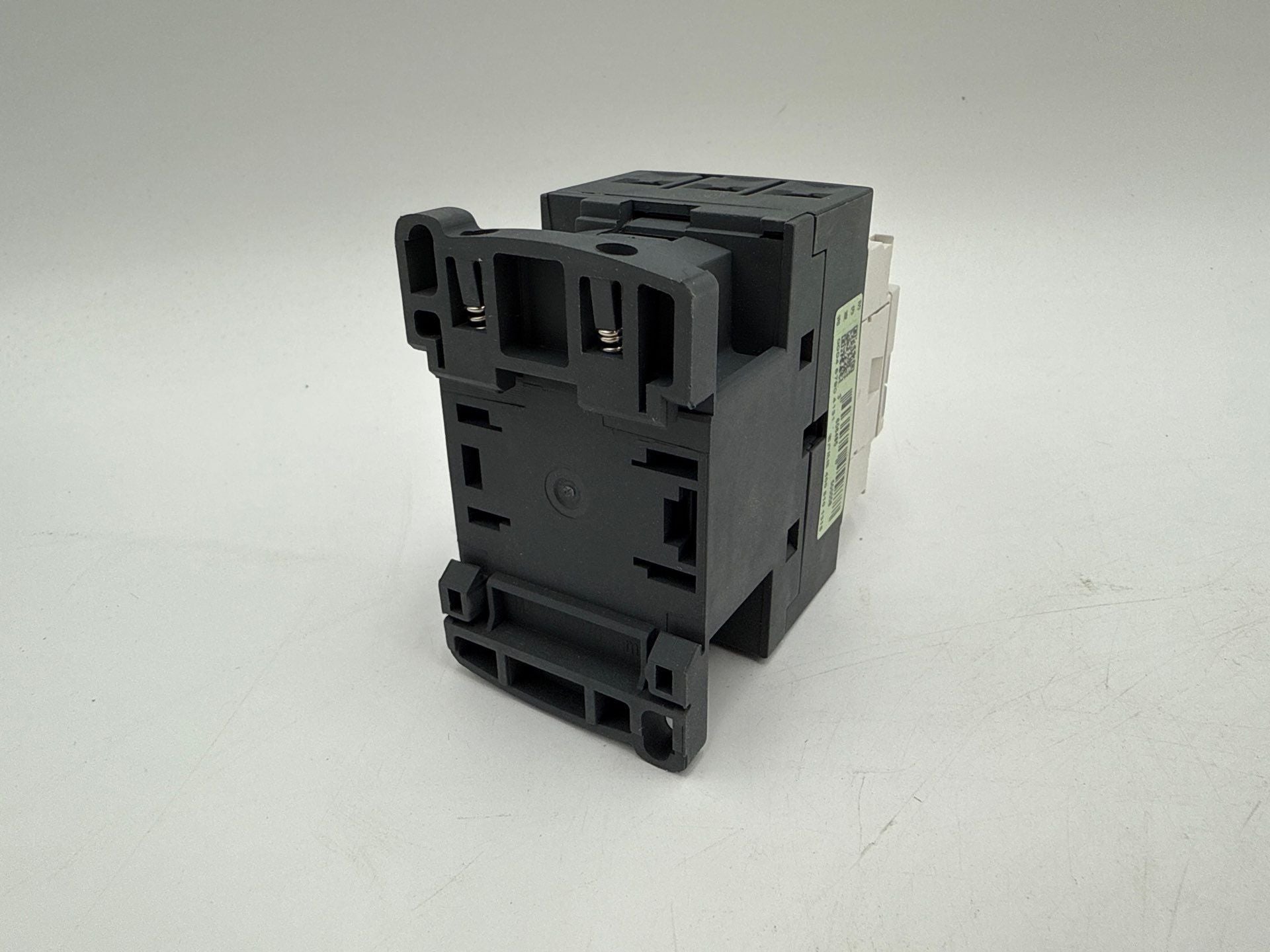 Schneider LC1D12U7 Contactor 12A 3P Coil 240VAC Non-Reversing 7.5 HP at 480V New