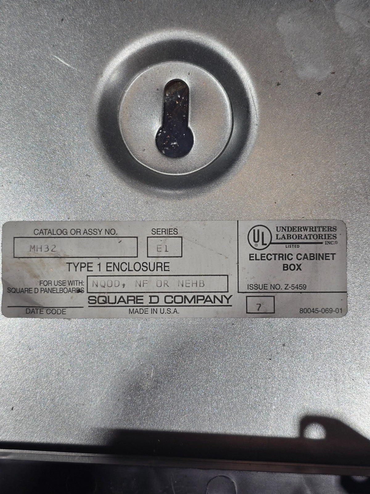 Square D NQOD430L225 Panelboard 225A 208/120V 3PH 4W MLO Panel 225 Amp 30 Cir Used