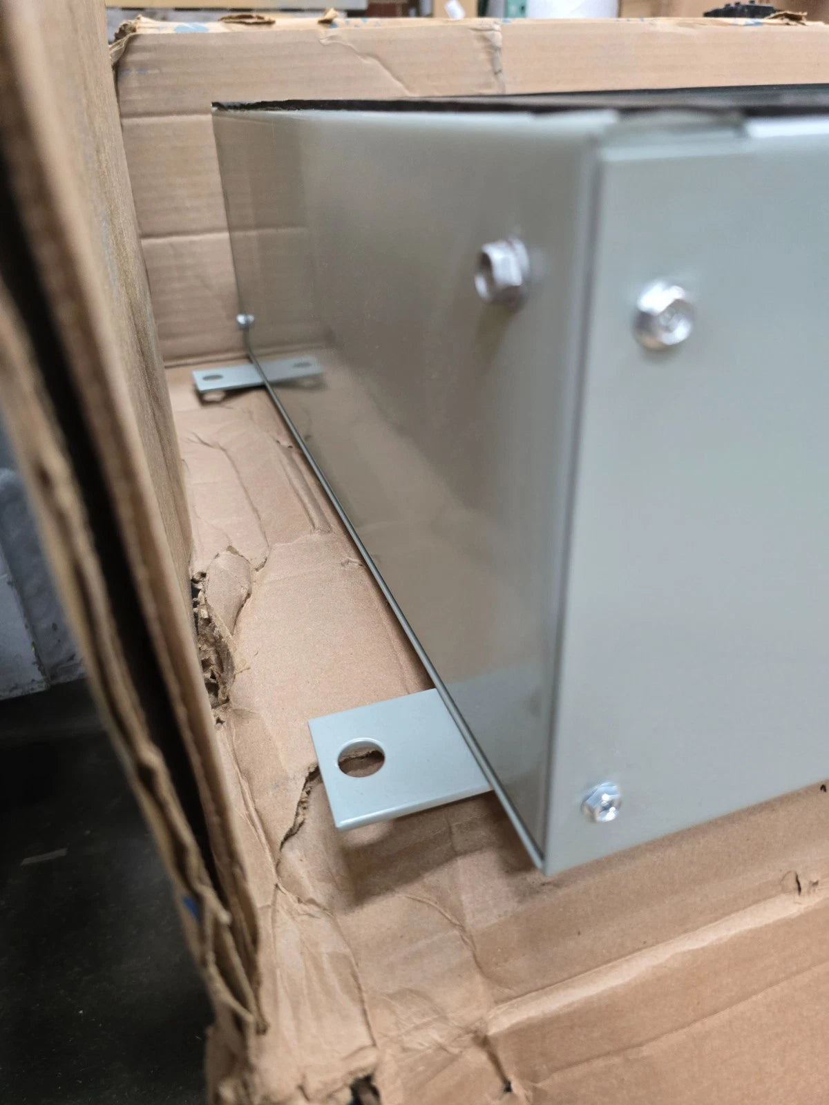 Eaton PRL2X Panelboard 400A 480/277V 3PH 4W 400 Amp 42 Cir MLO Panel 3R Encl New New