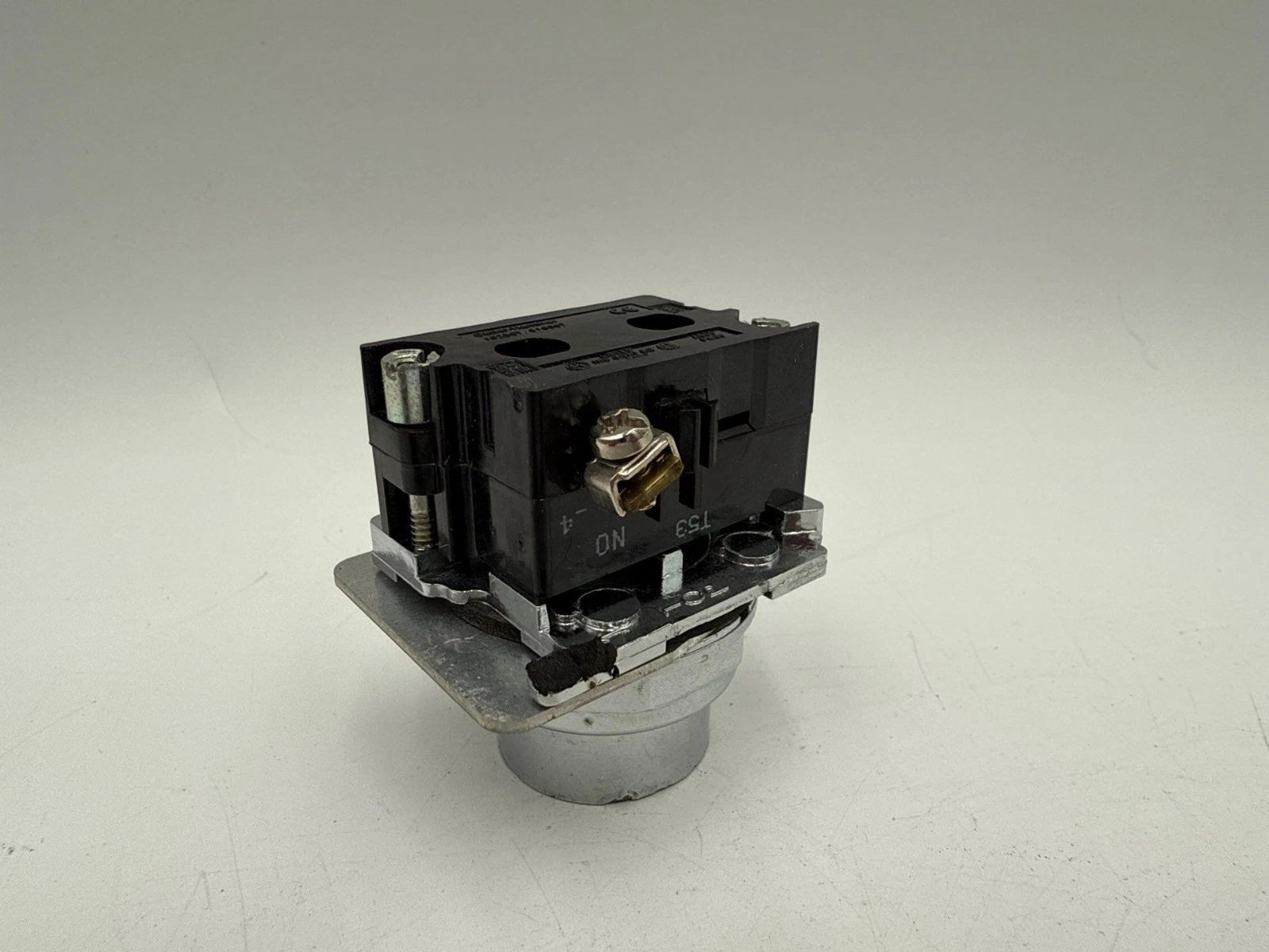 Cutler Hammer 10250T 91000T Push Button Green Start 600V Control Panel Equip Used