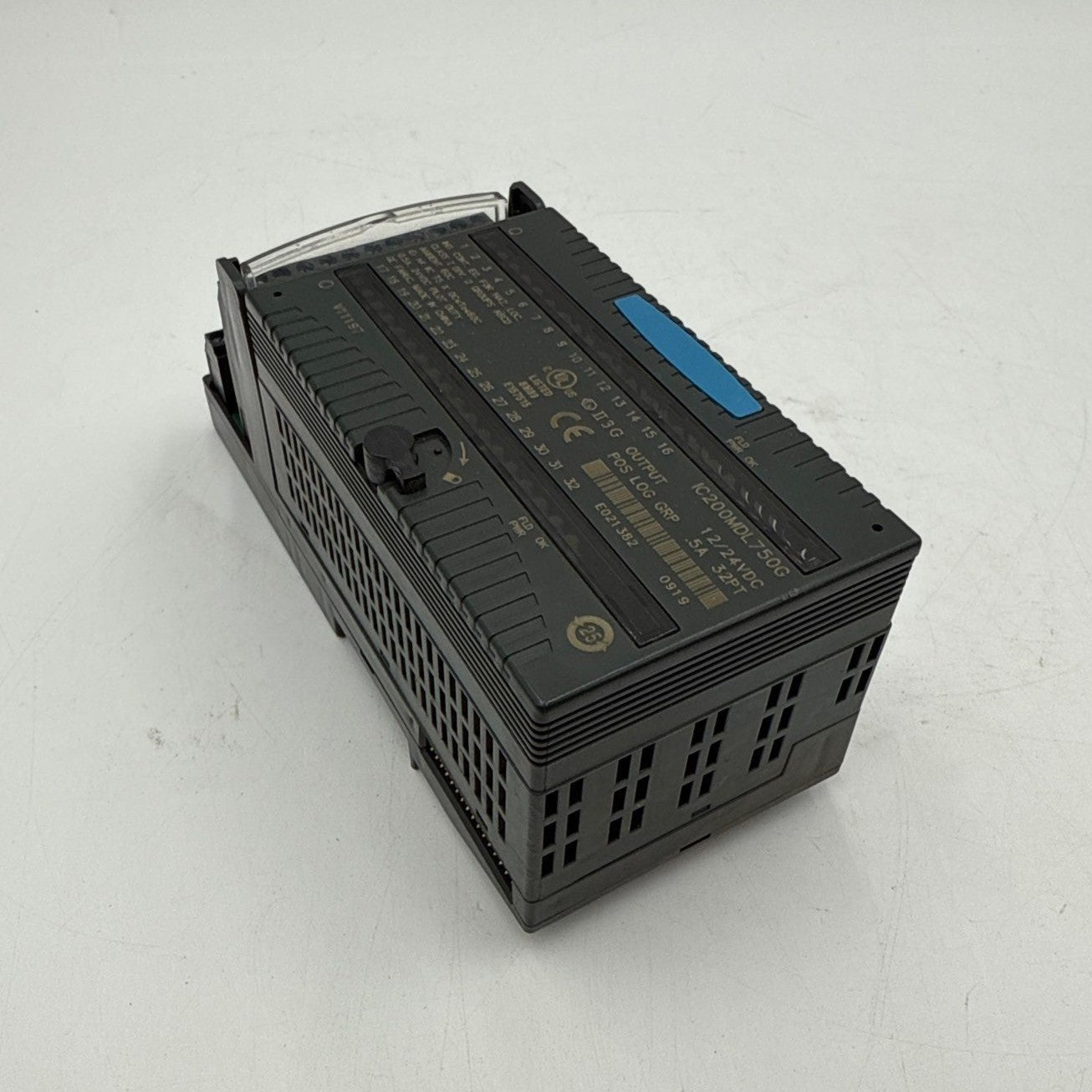 GE Fanuc IC200MDL750G VersaMax Output Module 0.5A 32 Point 12/24VDC Used
