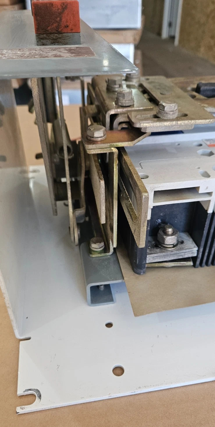 Allen Bradley 2100 Centerline 600A 600V Main Breaker MCC Bucket HLD3600 Used