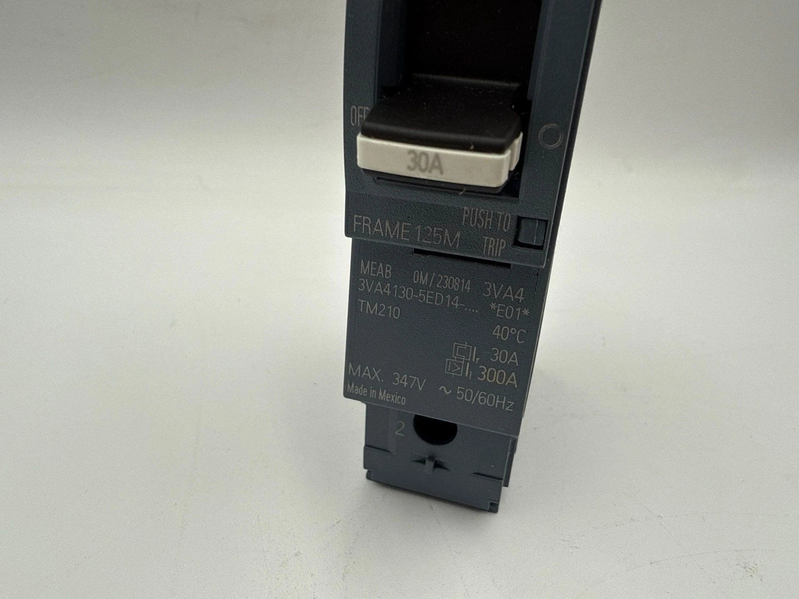 Siemens 3VA4130-5ED14-0AA0 Circuit Breaker 30A 1P 347V 3VA41 Bolt On 30 Amp New