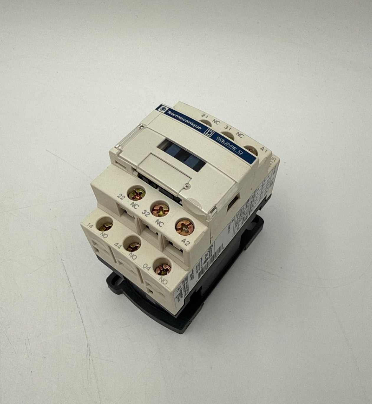 Telemecanique CAD32G7 Control Relay Auxiliary Contactor Coil 120V 50/60Hz New