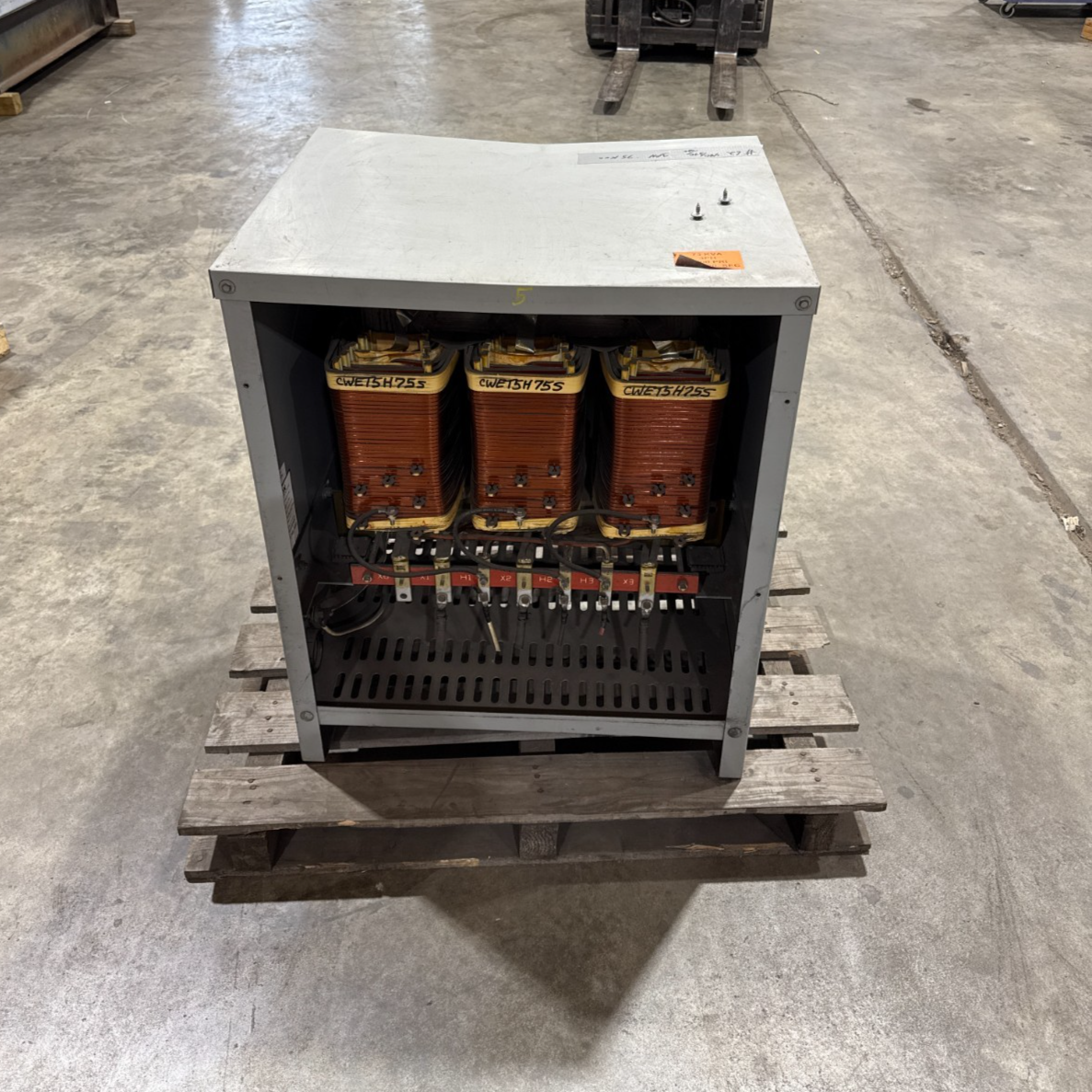 75KVA Hevi-Duty Transformer ET5H75S Pri 480V Sec 240/120V 3PH Indoor Encl Used