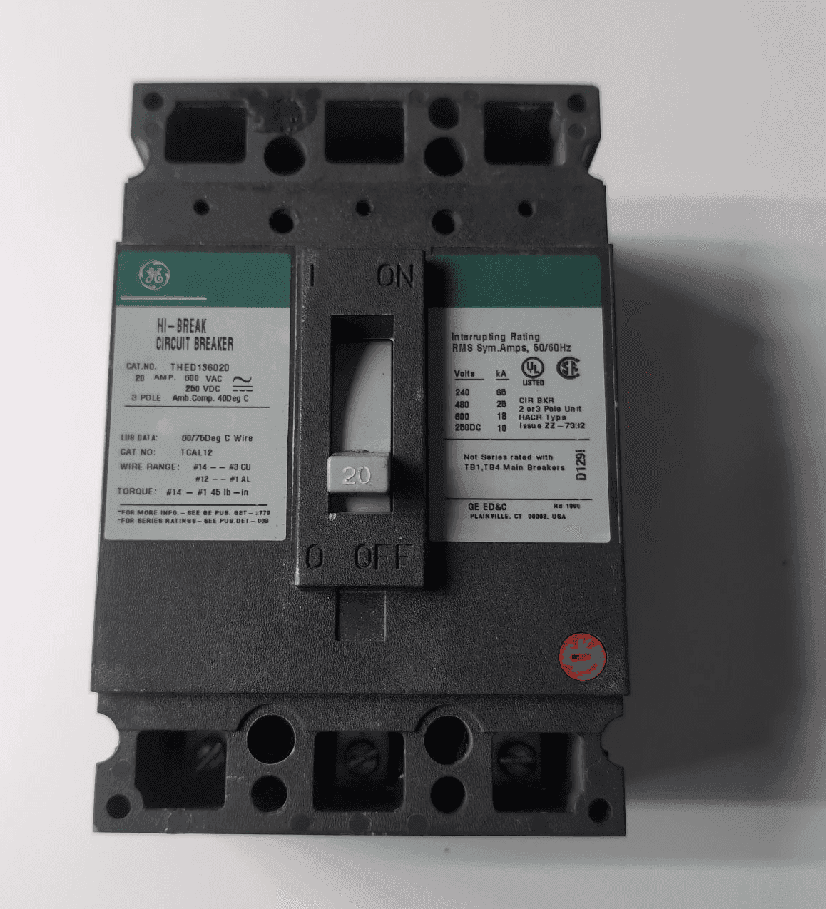 GE THED136020 Circuit Breaker — image 1 of 6
