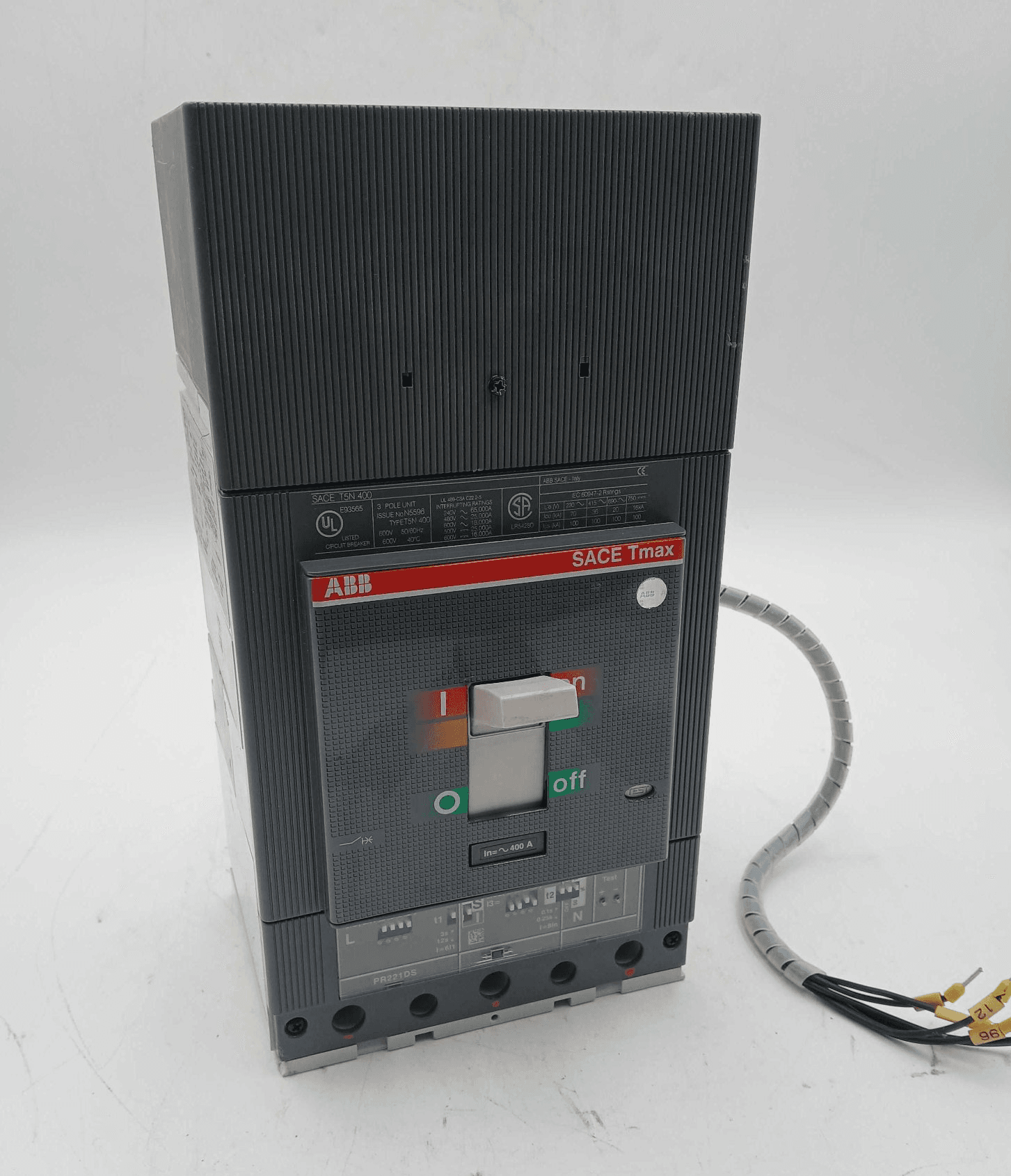 ABB XT5SU340ABYN0000XXX Circuit Breaker — image 1 of 8