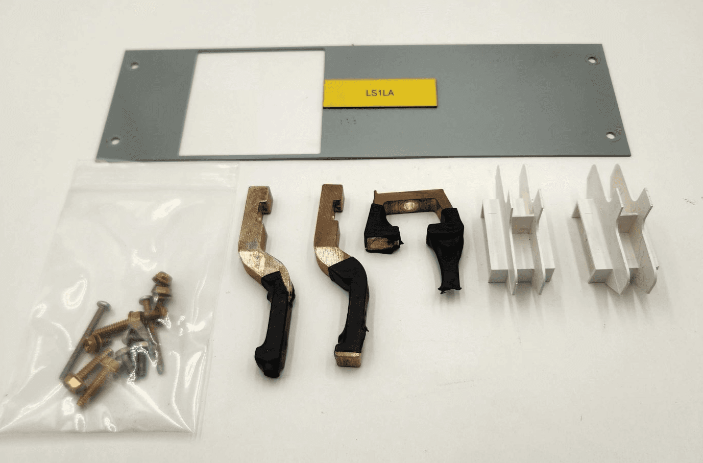 Eaton KPRL3AED314INCH 14 Inch Single Mounting Hardware Kit
