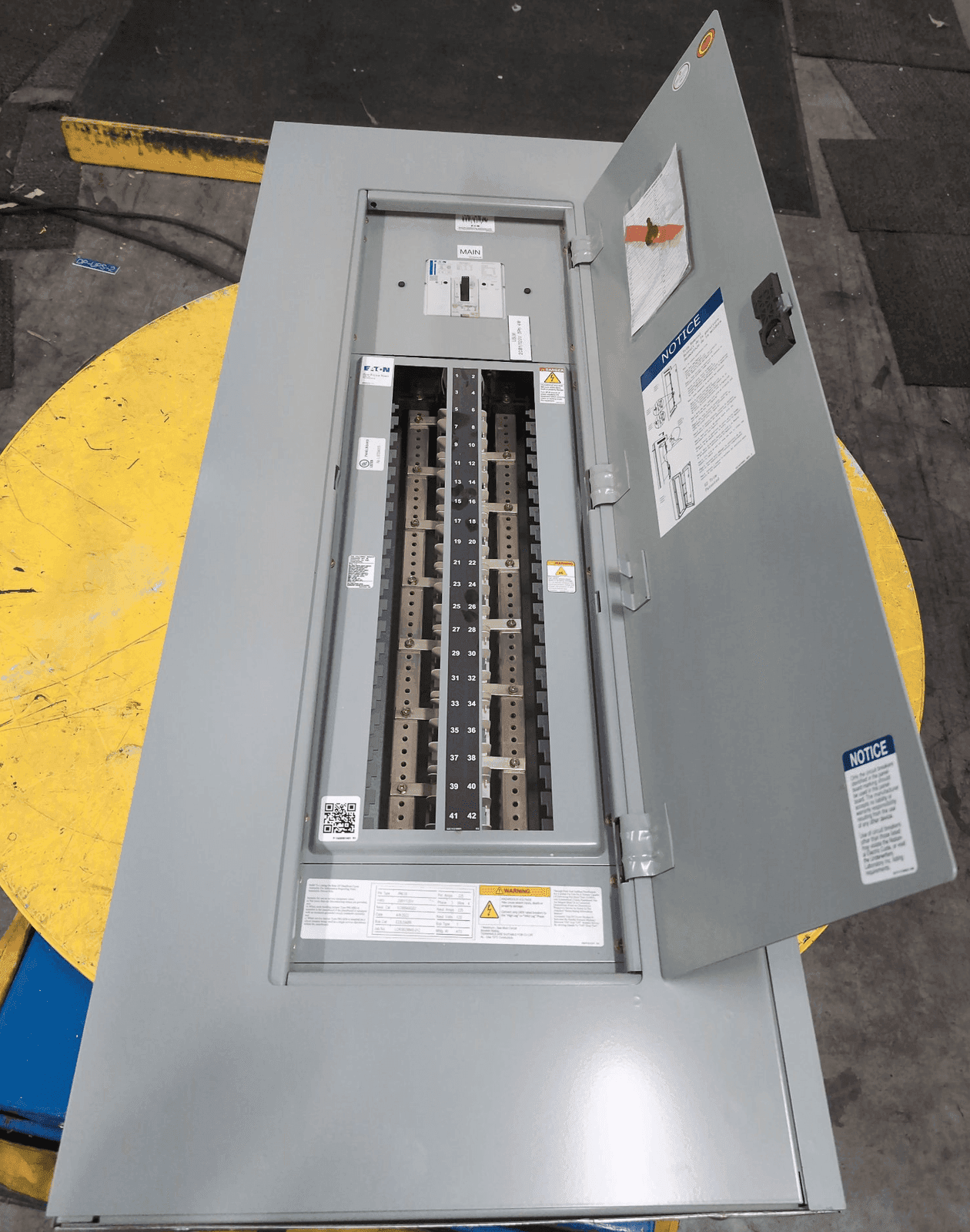 Eaton PRL1X POW-R-LINE Panelboard 225A 208/120V 42 Cir NEMA 1