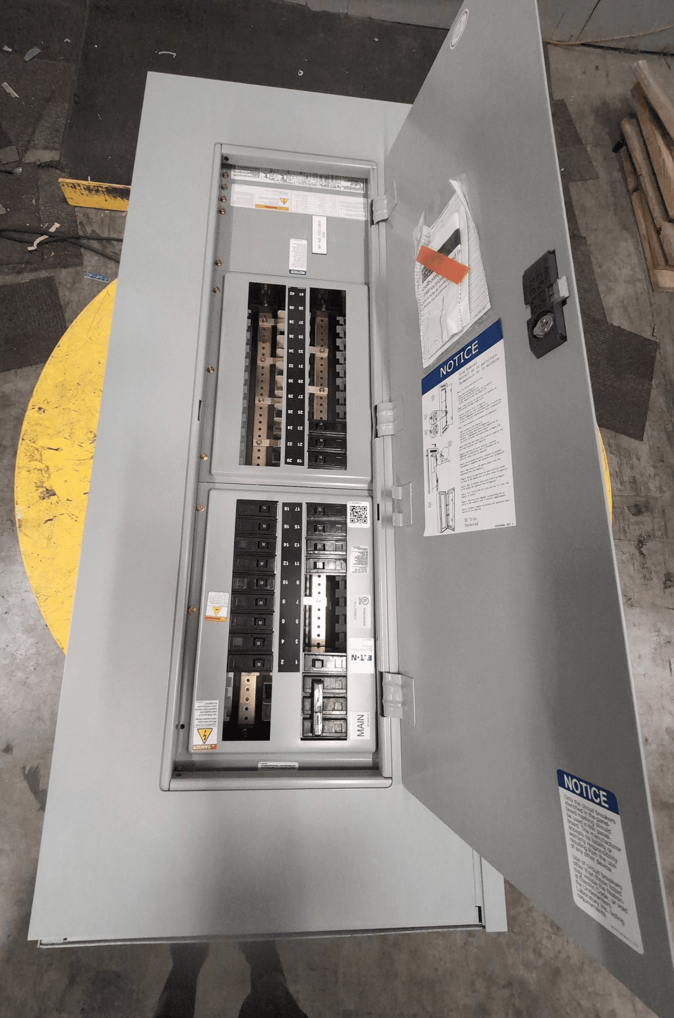 Eaton PRL1X POW-R-LINE Panelboard 60A 208/120V 42 Cir NEMA 1 – image 1