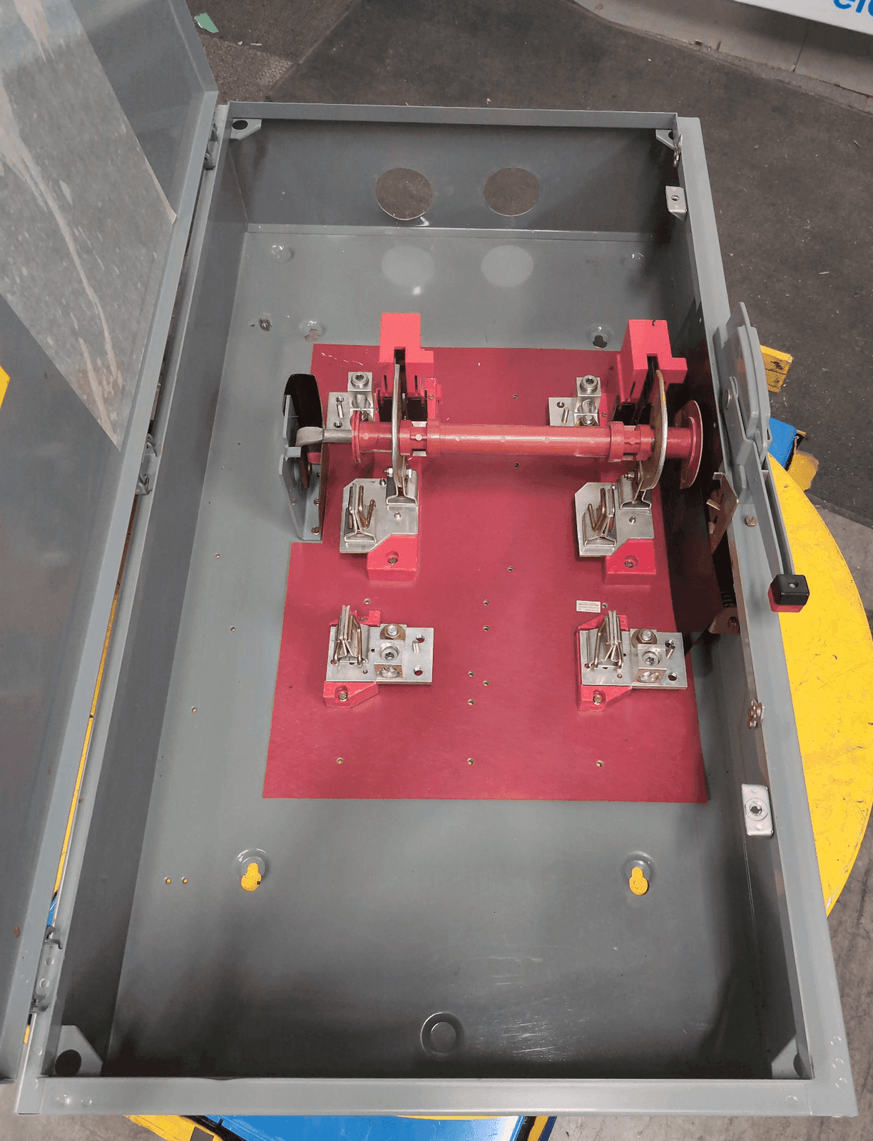 Square D H225 Disconnect — image 1 of 9