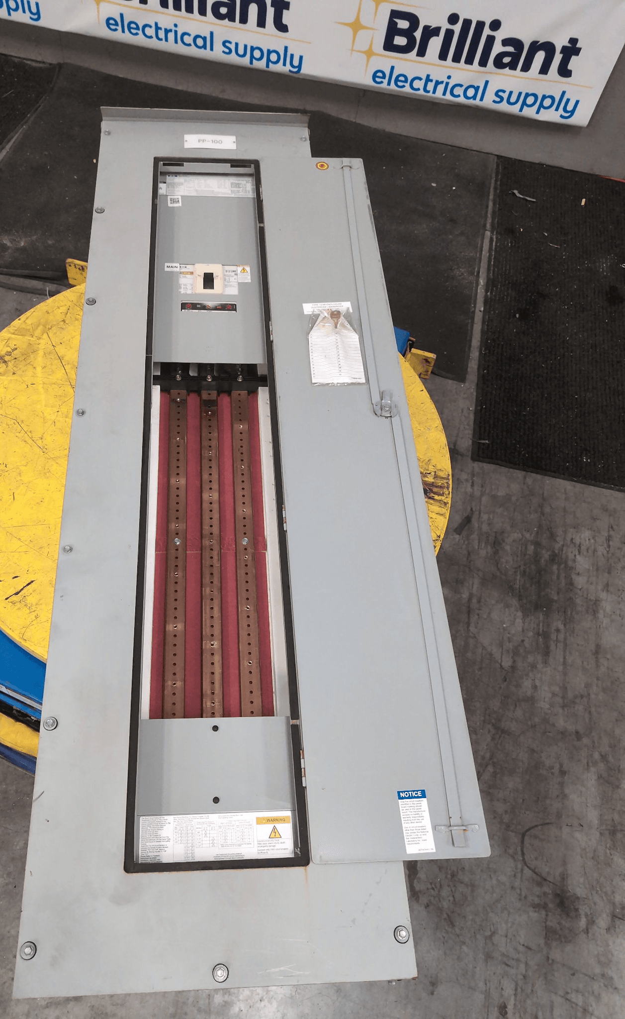 Eaton PRL3A POW-R-LINE Panelboard 400A 480V 42 Cir NEMA 3R