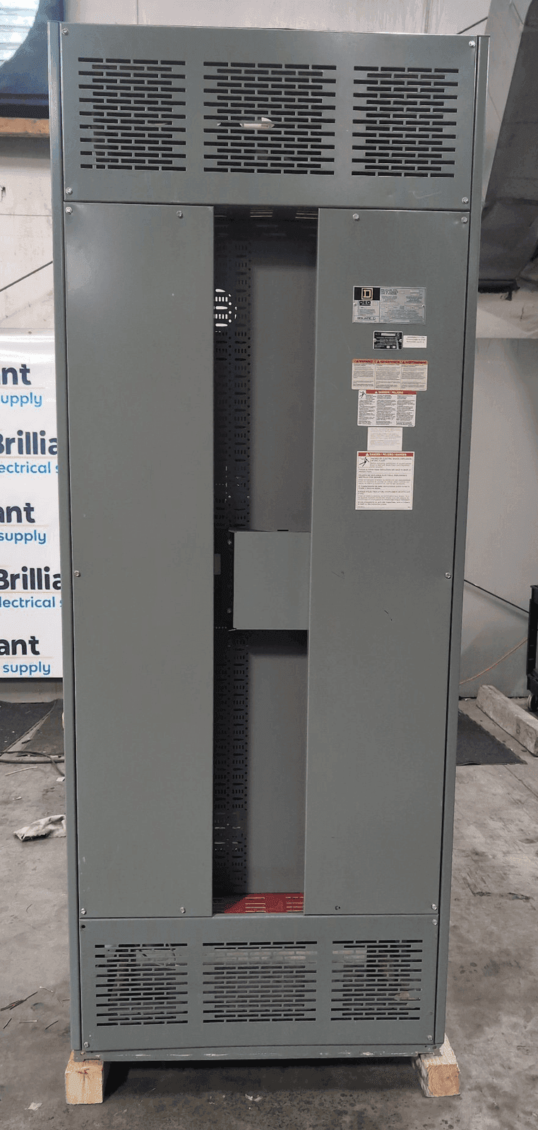 Square D QED Switchboard Distribution 2000A 480V 3PH 4W NEMA 1