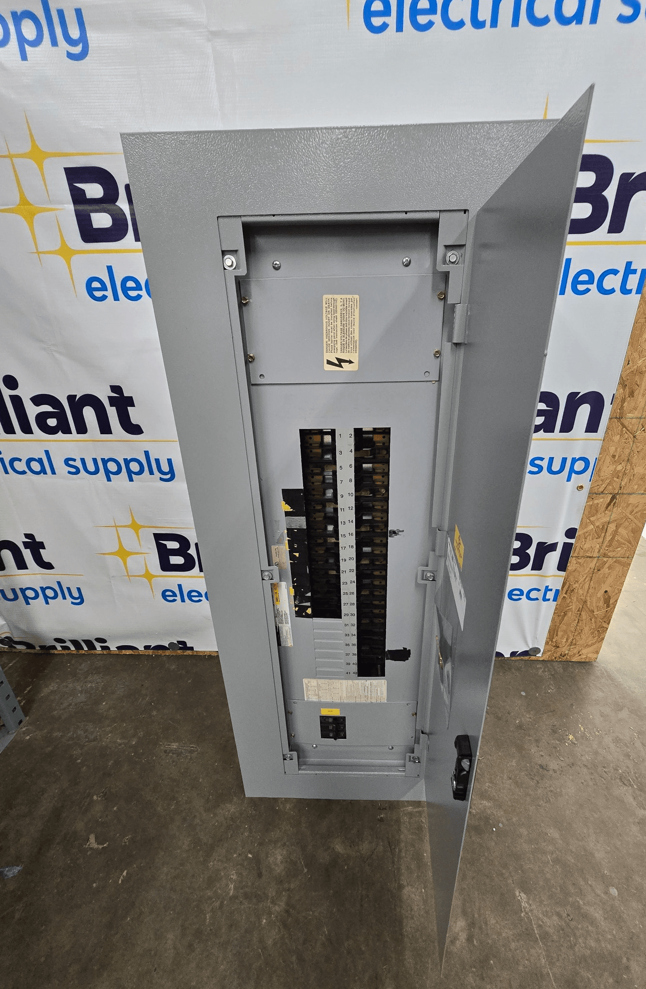 GE AQU3422RCX S-2 Panelboard 225A 208/120V 42 Cir NEMA 1 – image 1