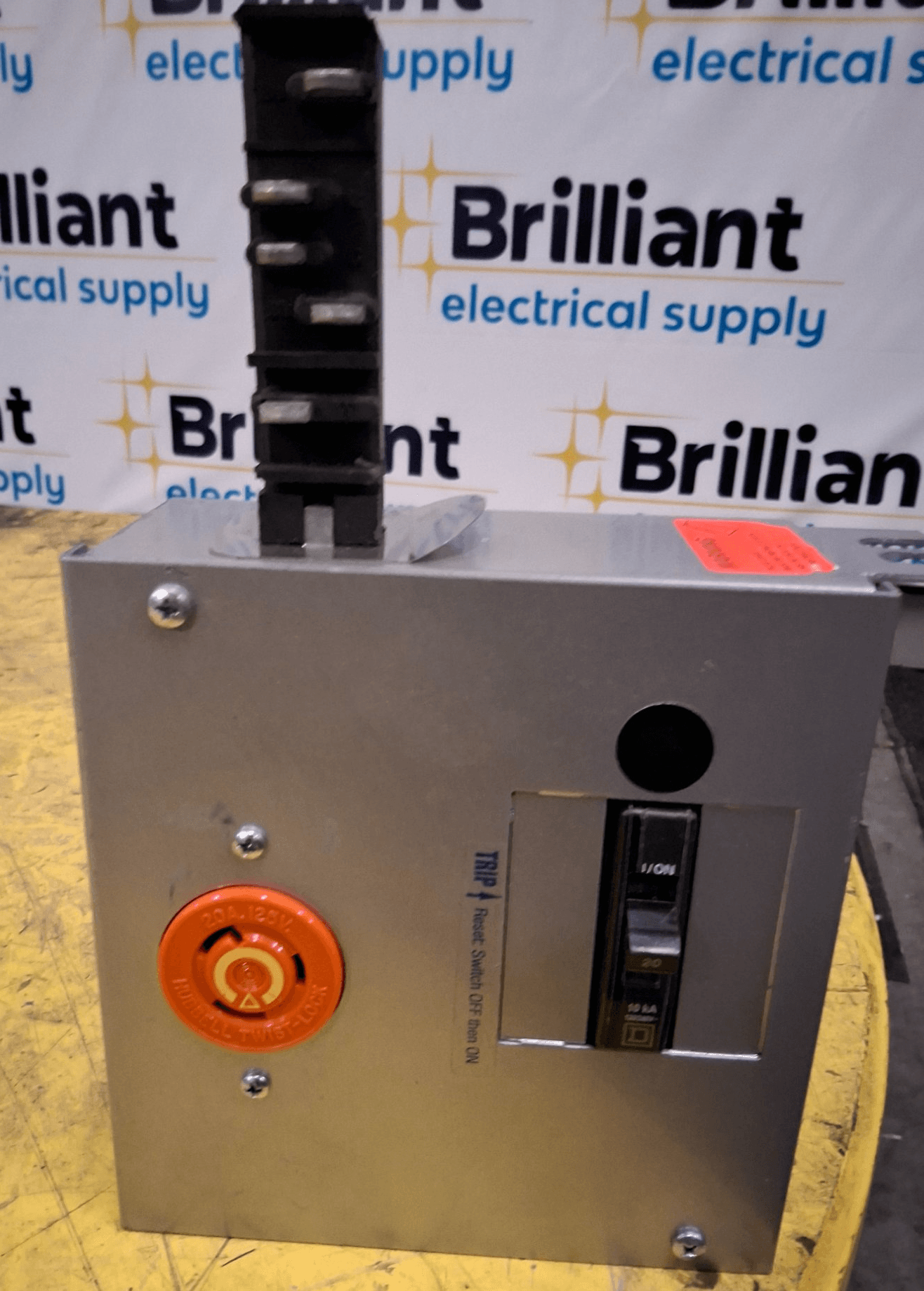 STARLINE CB225GE12-L520-4 Bus Plug — image 1 of 8