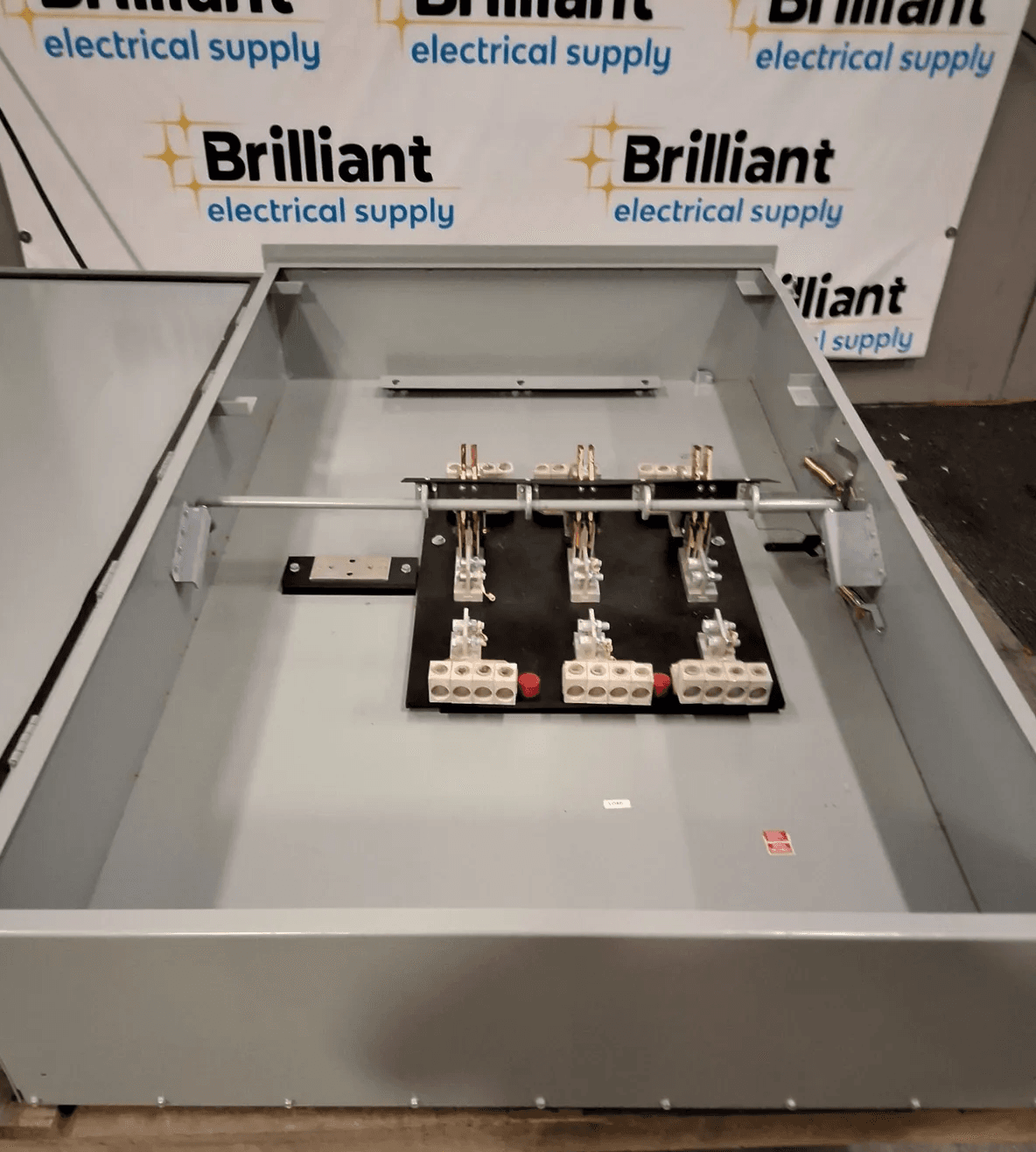 ABB TC72368R HEAVY DUTY SAFETY SWITCH Disconnect — image 1 of 11
