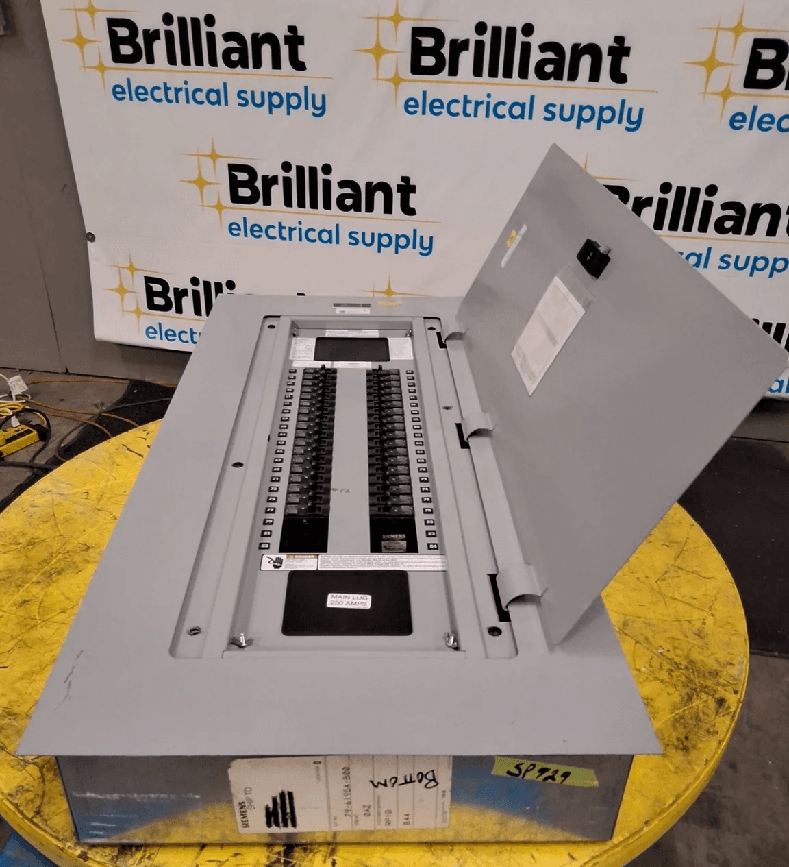 Siemens P1C42ML250ABF Panelboard 250A 208Y/120V 42 Cir NEMA 1