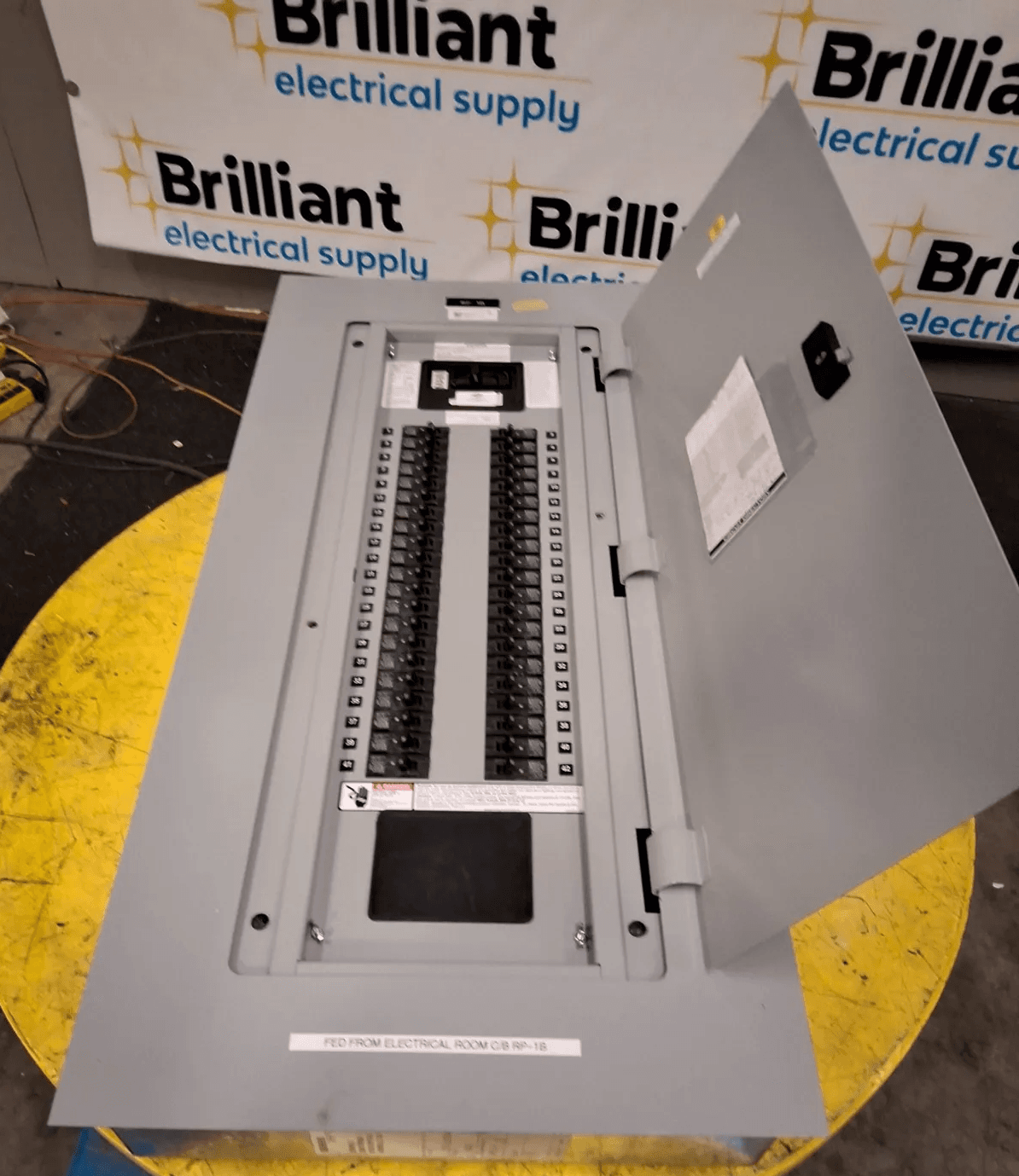 Siemens P1C42QJ225ATF Panelboard 250A 208Y/120V 42 Cir NEMA 1