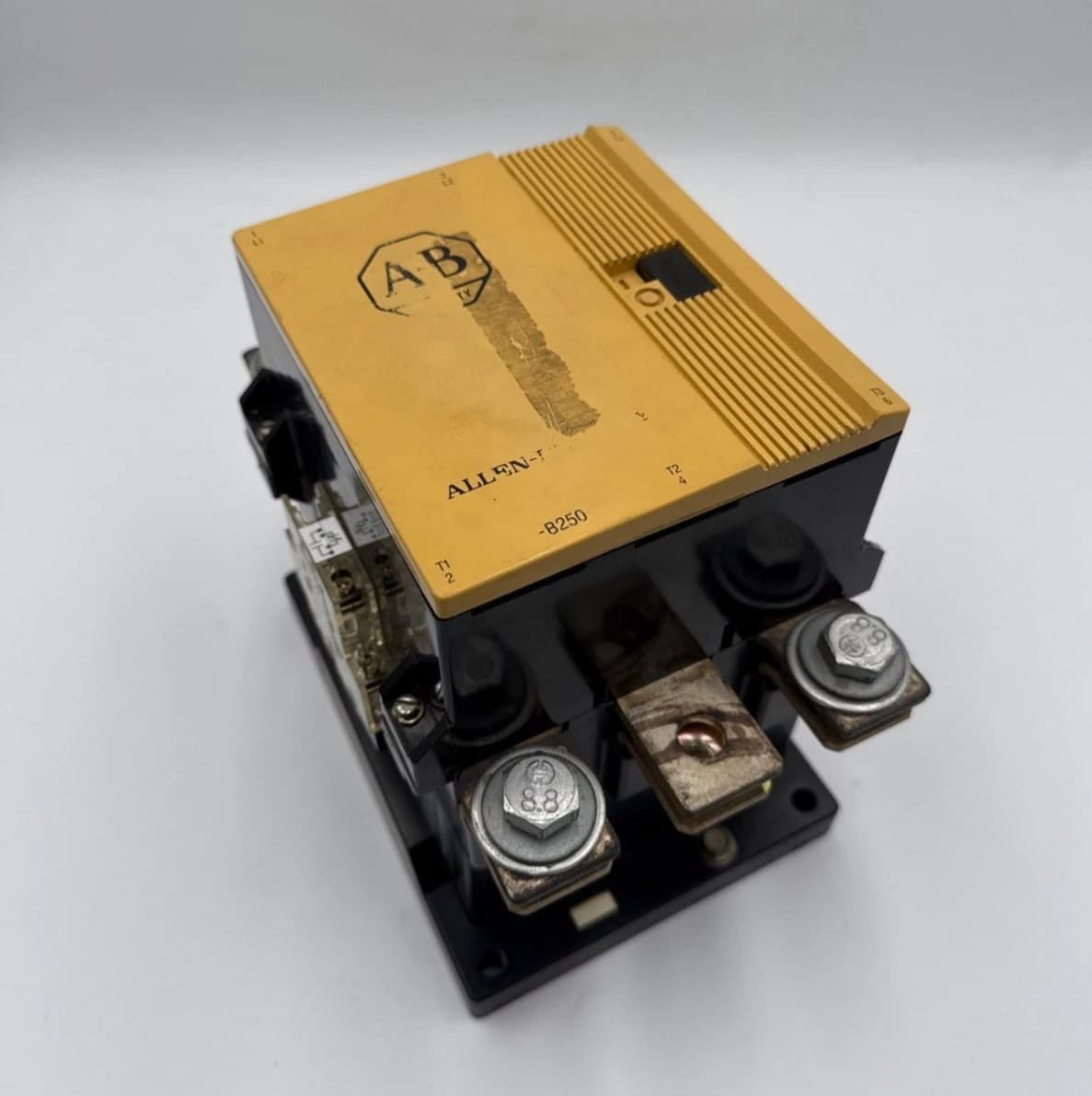 Allen-Bradley 100-B250ND3 Contactor — image 1 of 12