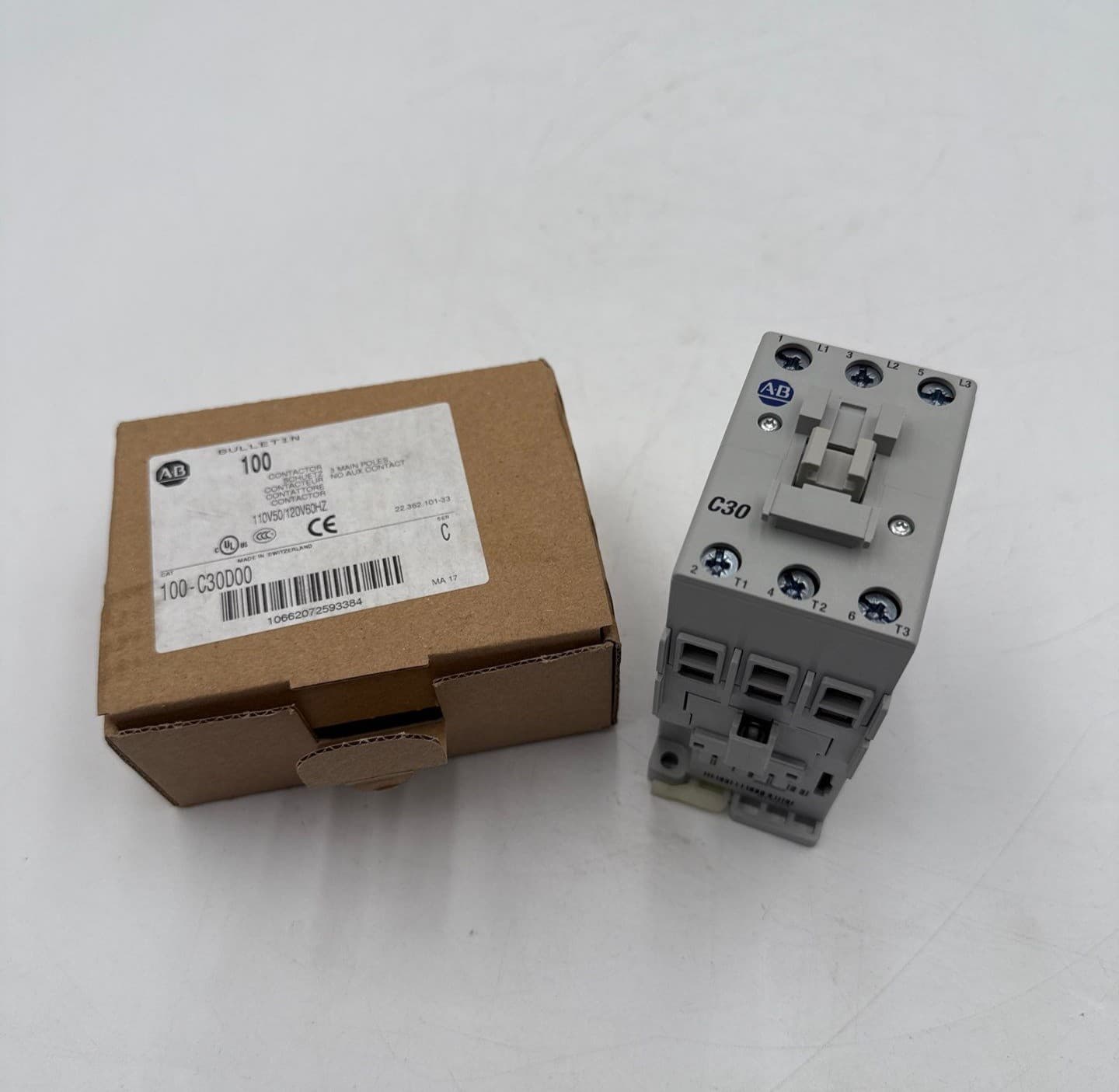 Allen Bradley 100-C30D00 Contactor 30A 3P 600V Coil 110/120V 25HP Max 100-C30*00 – image 1