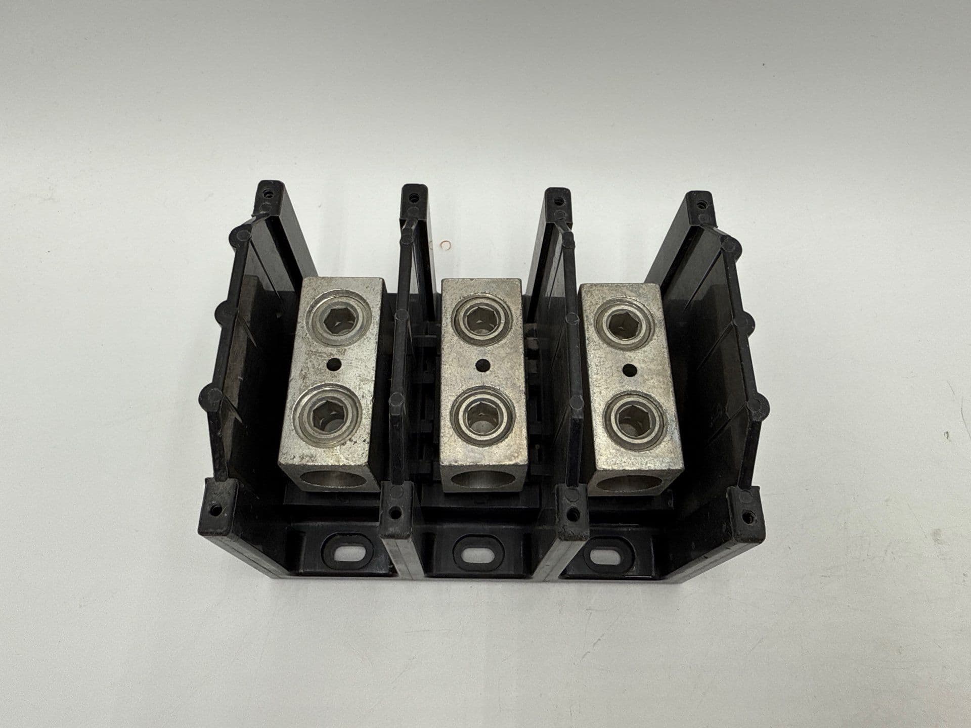 Bussmann 16303-3 Power Distribution Block 310A 3P 600 VAC/VDC – image 1