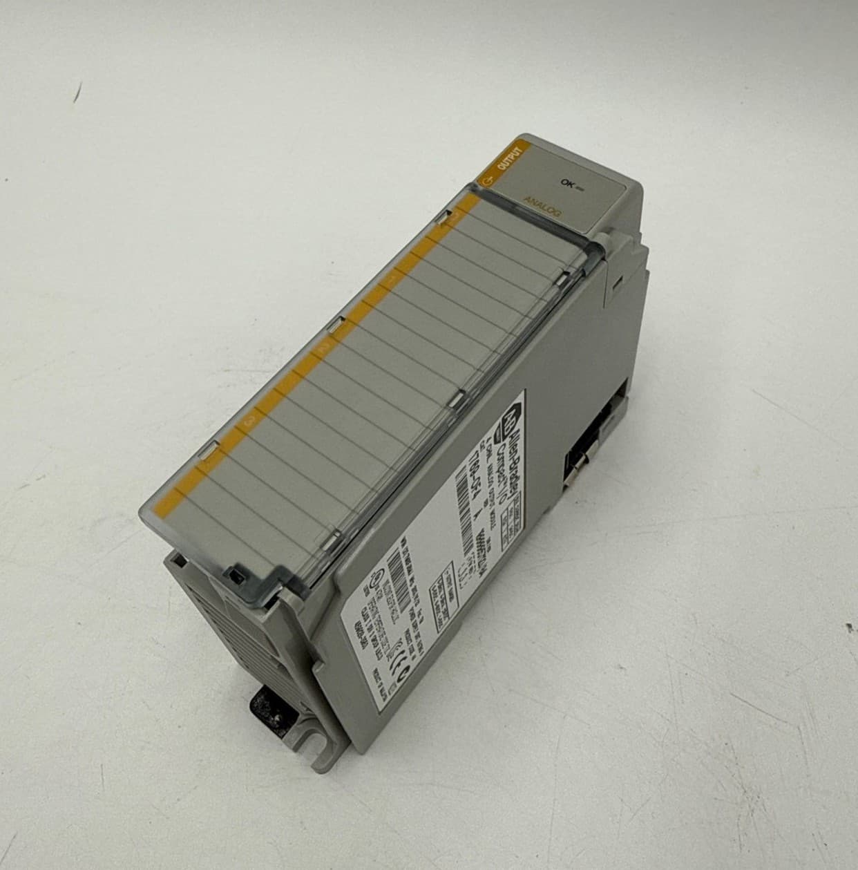 Allen-Bradley 1769-OF4 PLC — image 1 of 8