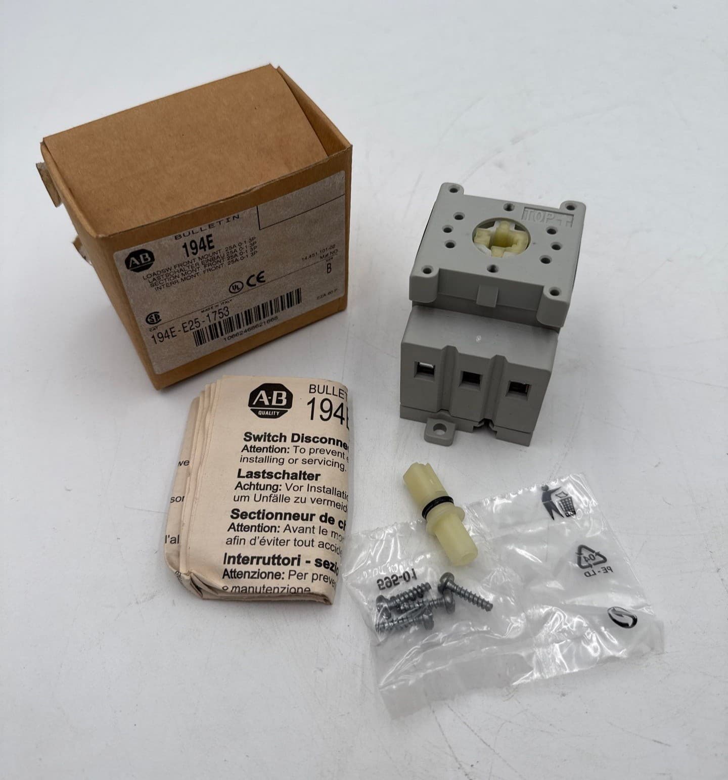 Allen Bradley 194E-E25-1753 Load Switch 25A 3P 194E Front Mount 25 Amp – image 1