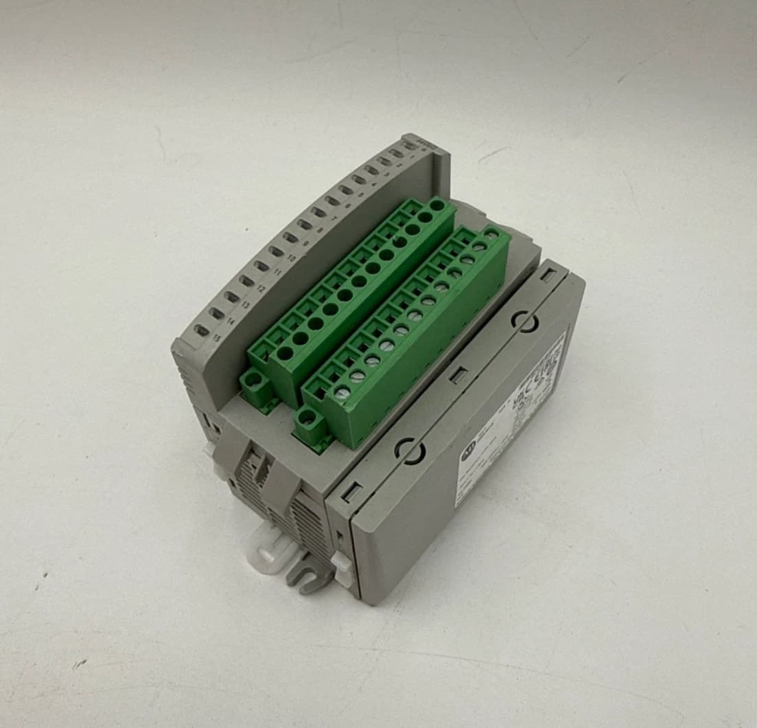 Allen-Bradley 2085-IQ16 Micro800 16 Point Digital Input Module 2085IQ16 2085-ECR – image 1