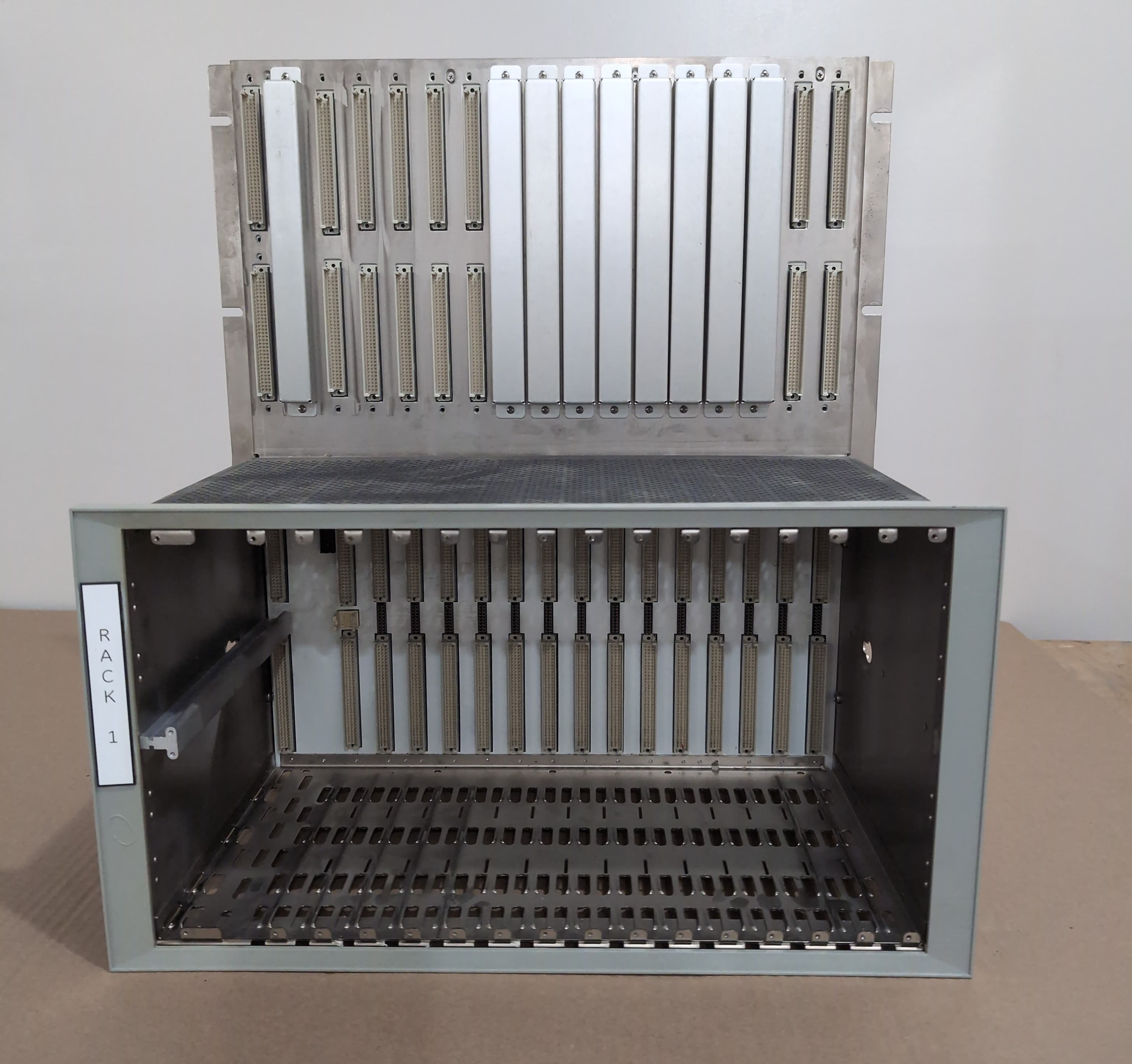 Bently Nevada 3500/05-01 PLC — image 1 of 5