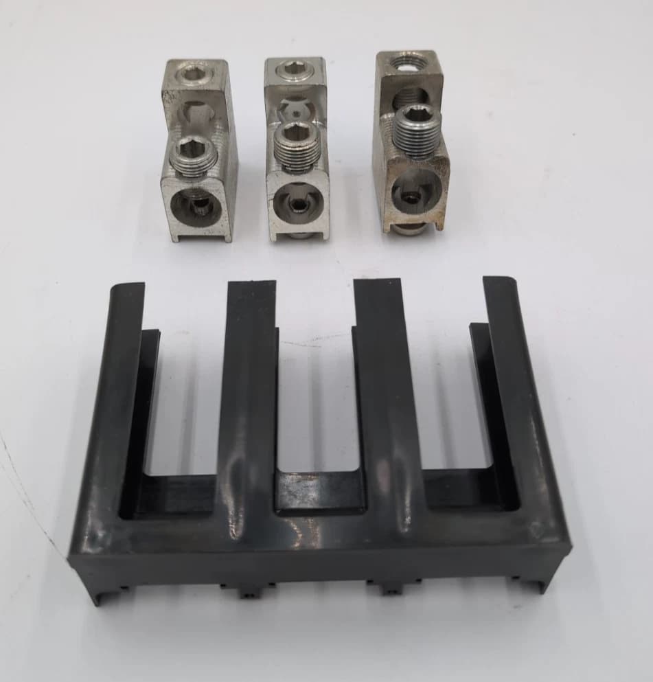 Eaton 3TA400K Lug Terminal Kit for 400A 600V K Frame Breakers USED – image 1