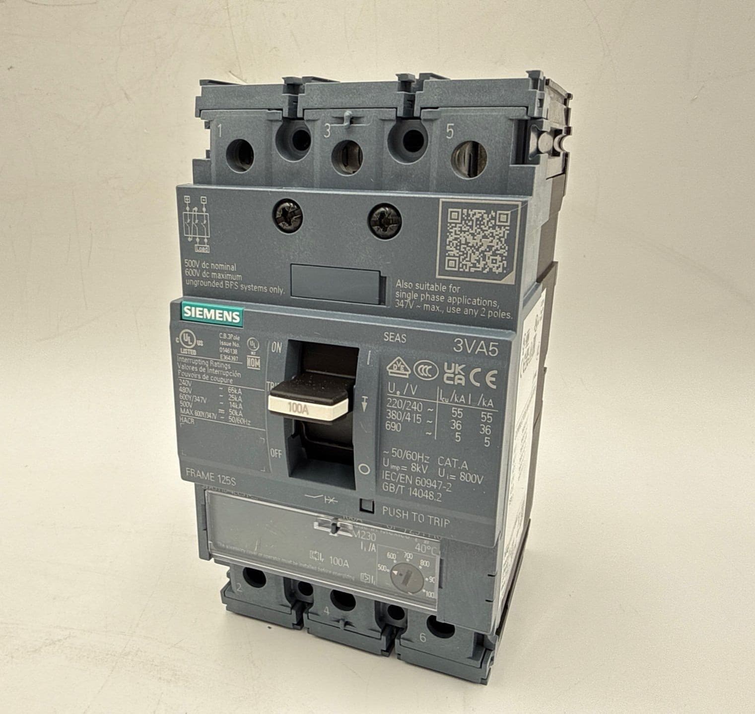 Siemens 3VA5110-4EC31-0AA0 Circuit Breaker — image 1 of 12
