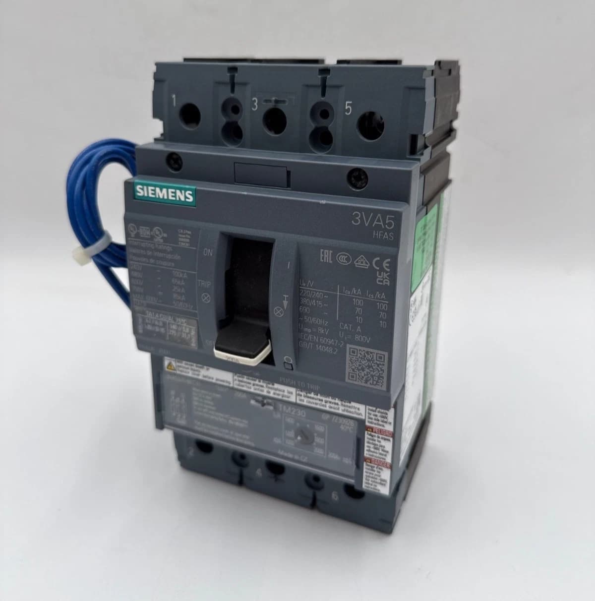Siemens 3VA5220-6EC31-0AA0 Circuit Breaker 200A 3P 600V Shunt Trip 3VA9978-0BL32