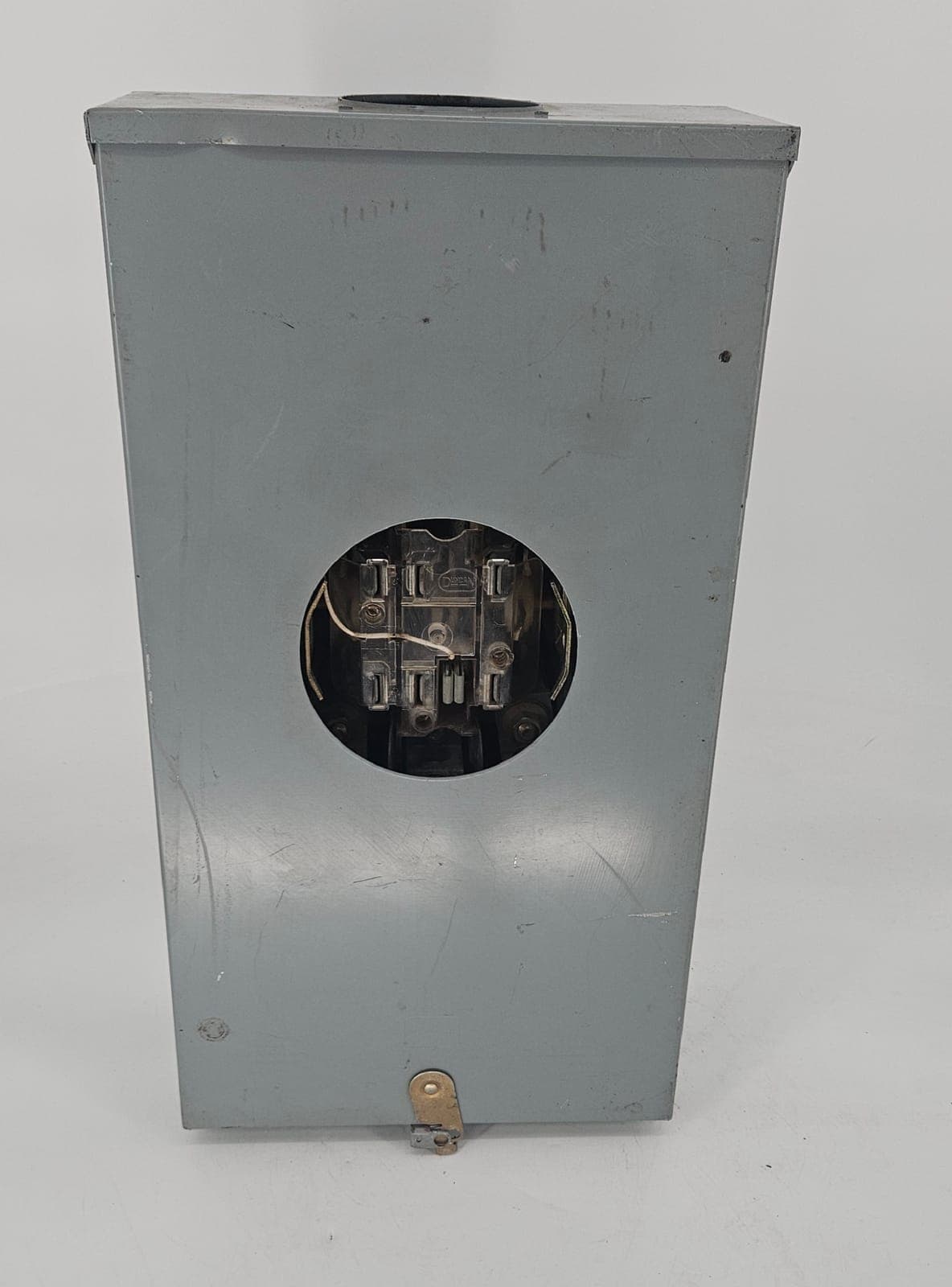 Siemens Talon 42747-8 Meter Socket – 200 Amp, 7-Jaw, 3-Phase, Lever Bypass