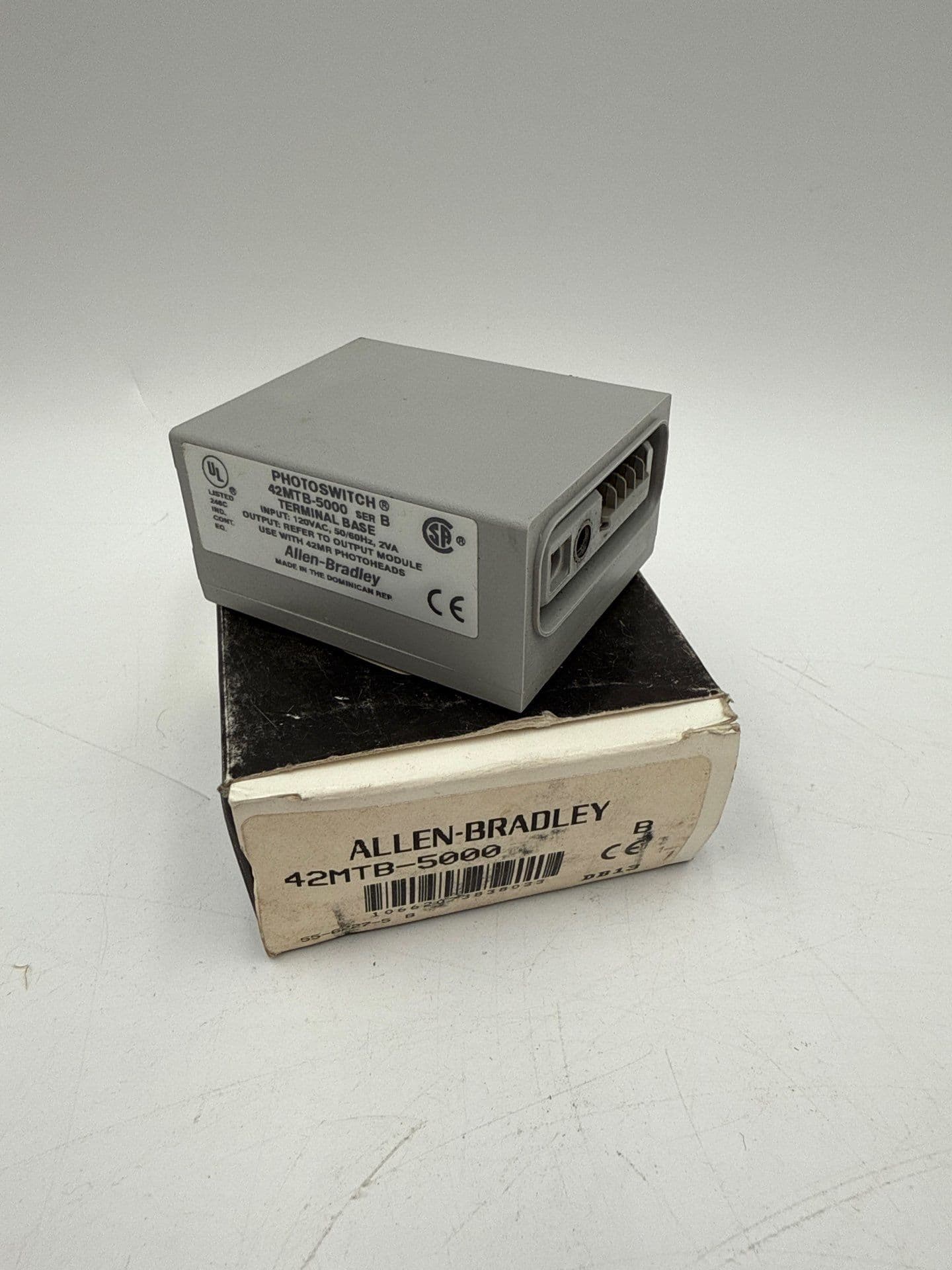 Allen Bradley 42MTB-5000 Series B Photo Switch Terminal Base 42MTB5000 – image 1