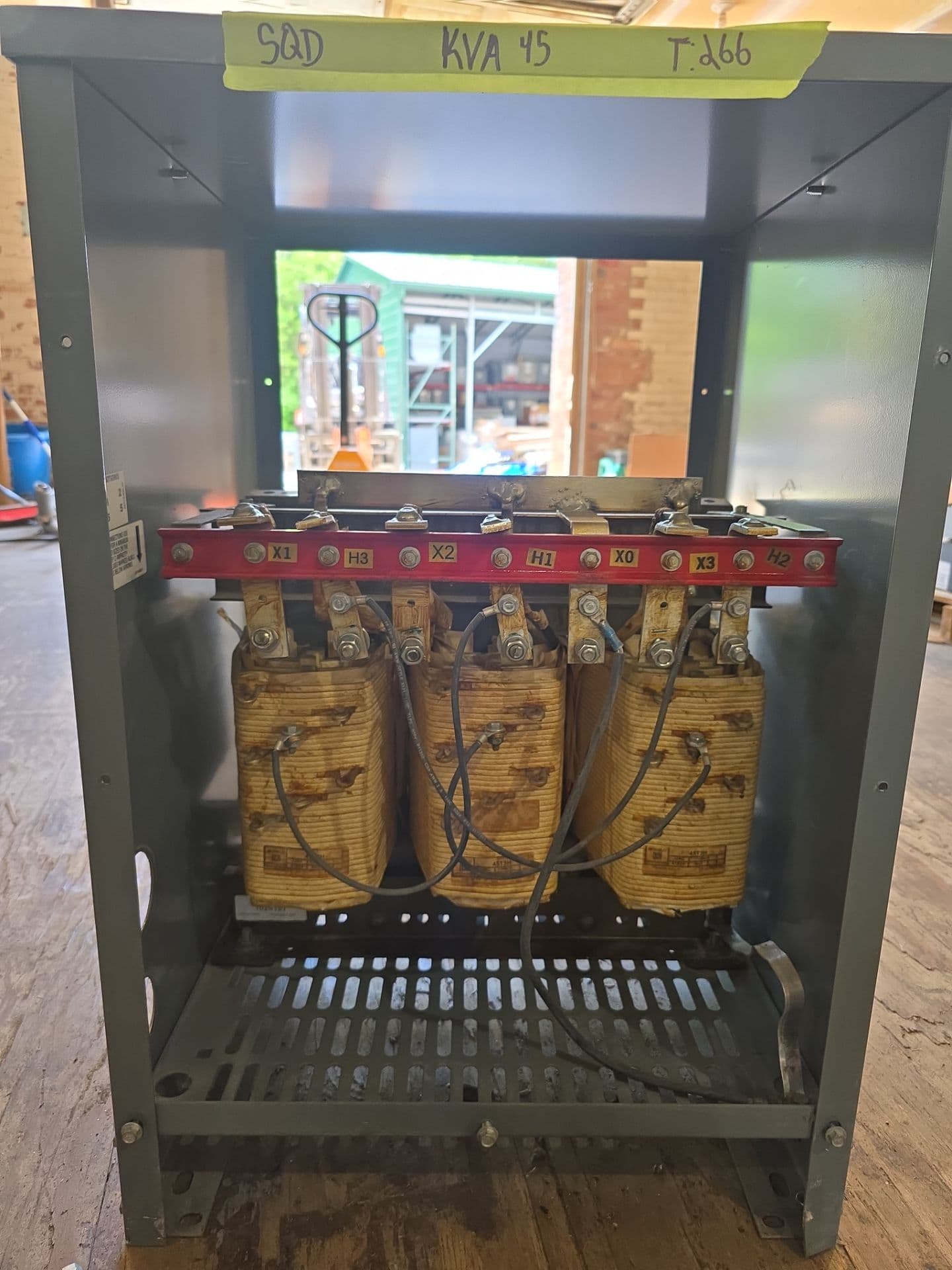 45kVA Square D 45T3H Sorgel Transformer 3PH Pri 480V Sec 208/120V Indoor T266