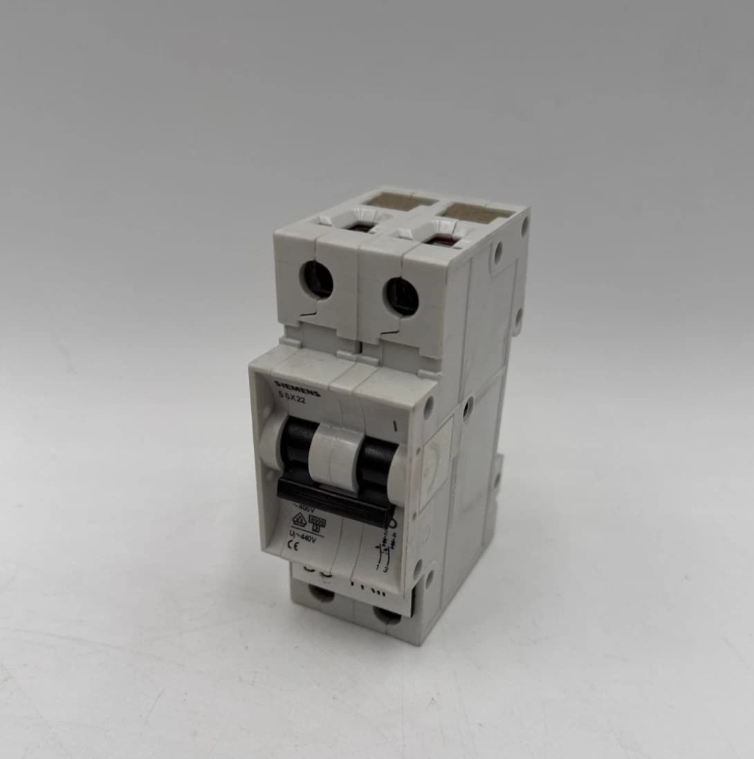 Siemens 5SX22-C10 Circuit Breaker 10A 2P 480V DIN Rail Mount 10 Amp 2 Pole – image 1