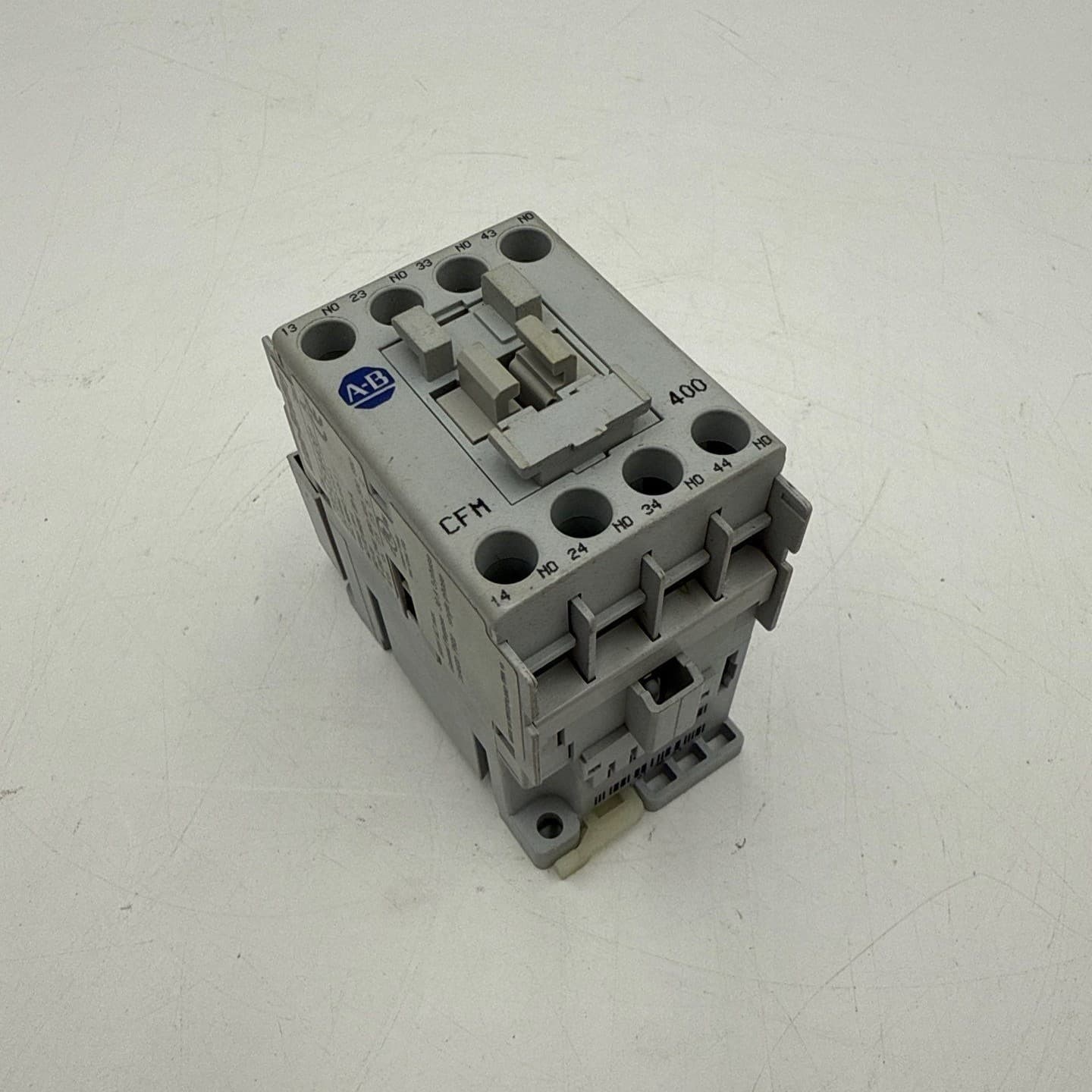 Allen Bradley 700-CFM400D Contactor 30A 3P 600V Coil 110/120V 700-CFM400 – image 1