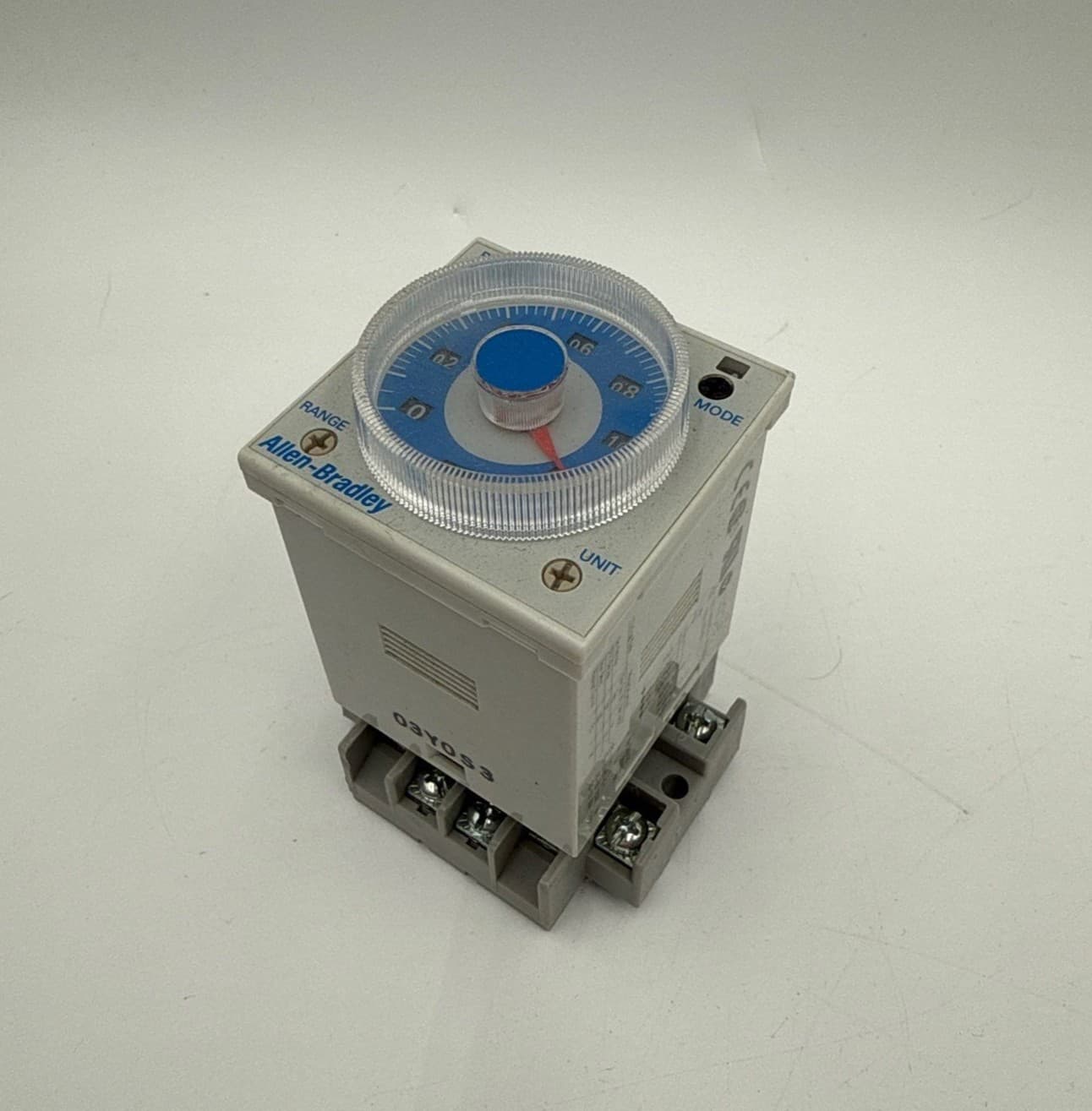 Allen-Bradley 700-HR52TA17 PLC — image 1 of 7