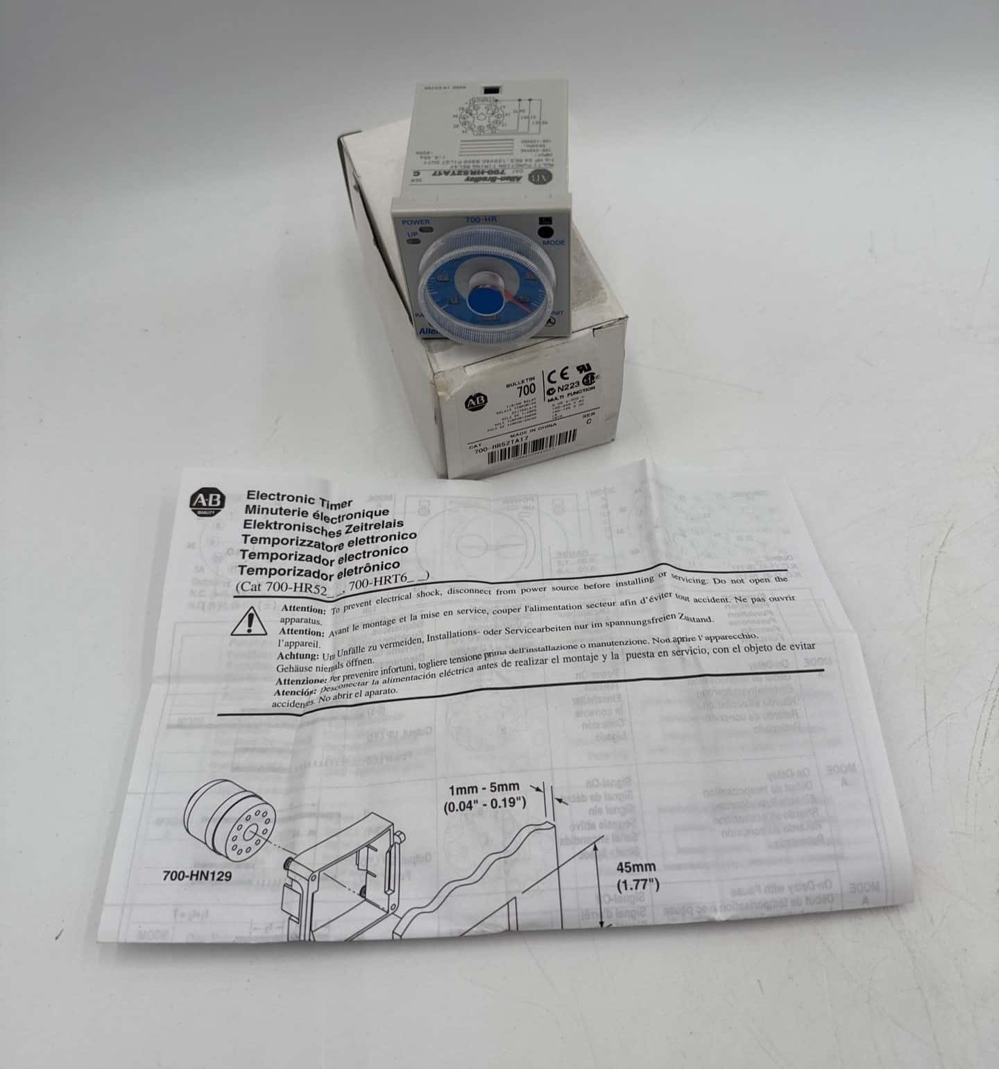 Allen-Bradley 700-HR52TA17 PLC — image 1 of 8