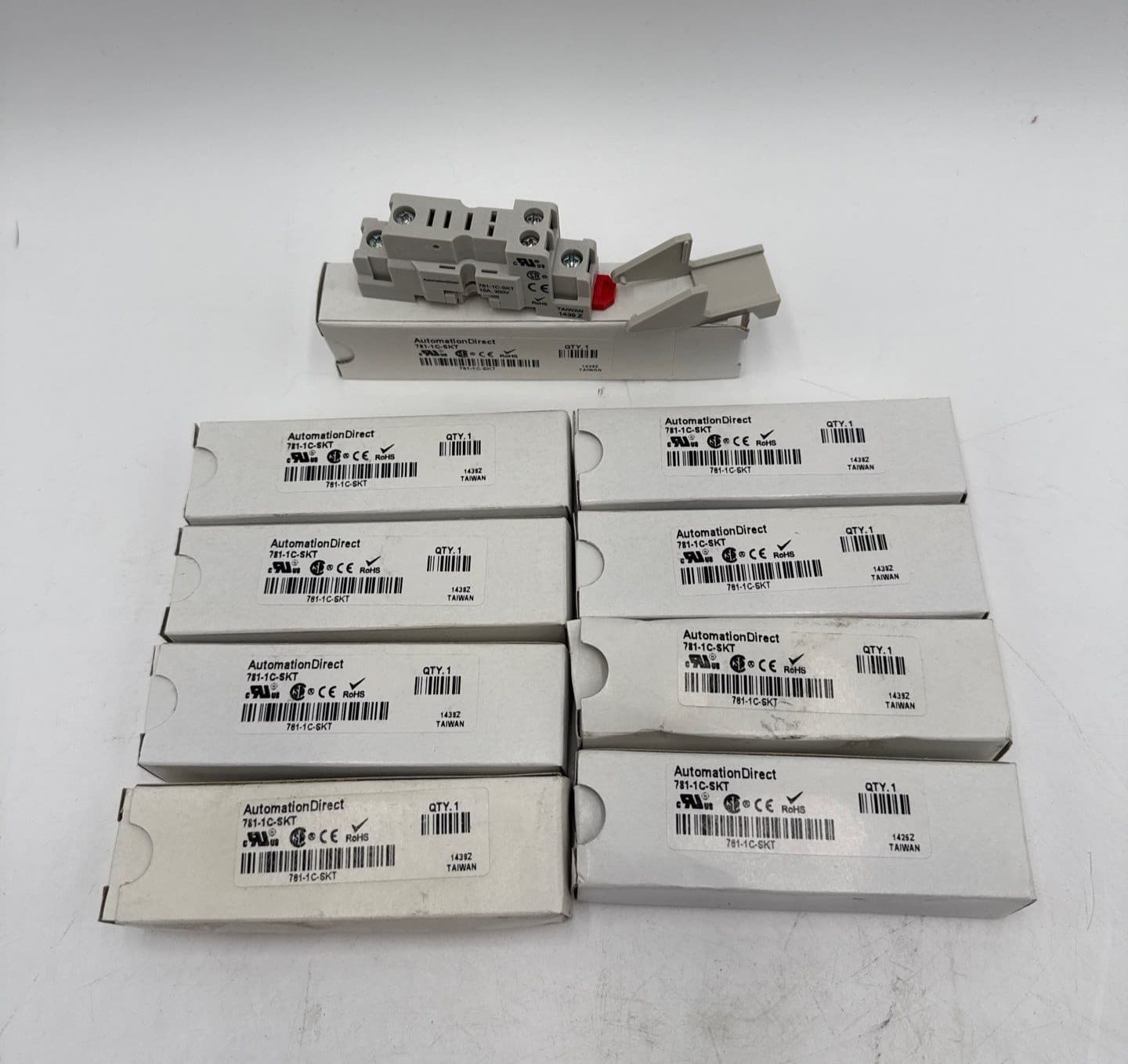 Automation Direct 781-1C-SKT Relay Base Socket 5PIN 15A 300V 35 MM DIN – image 1