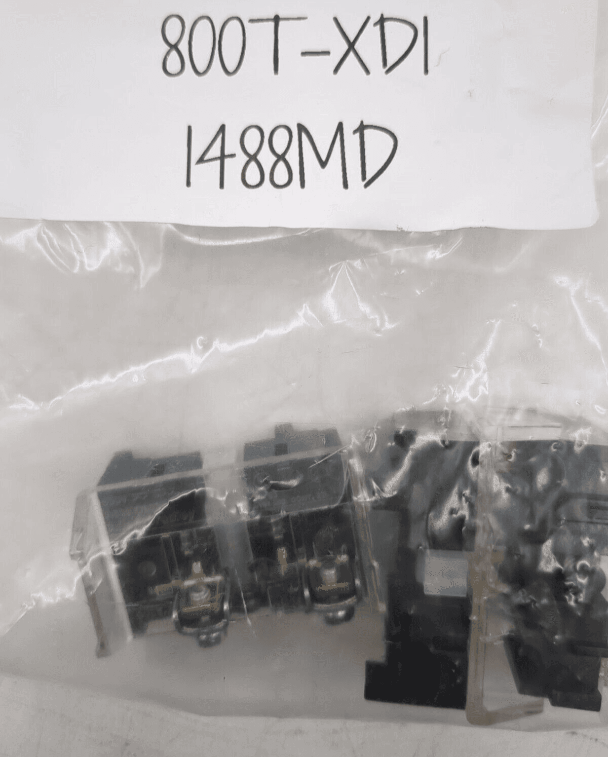 Allen-Bradley 800T-XD1 PLC — image 1 of 7