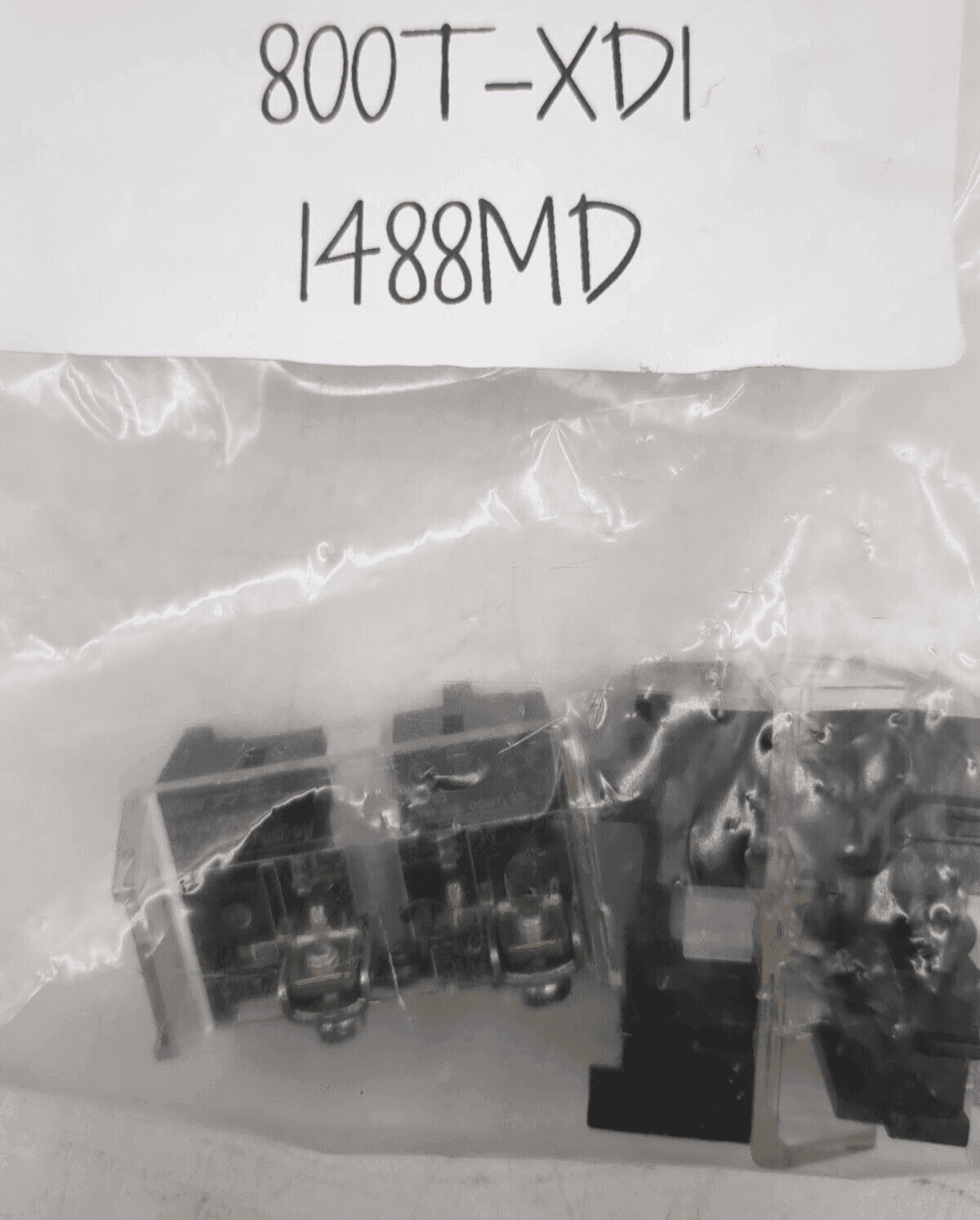 Allen-Bradley 800T-XD1 PLC — image 1 of 7