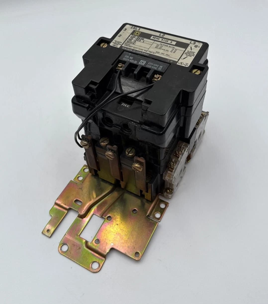 Sq D 8536SE01S Contactor NEMA Size 3 90A 3P 600V Coil 110/120V 31074-400-38 50HP – image 1