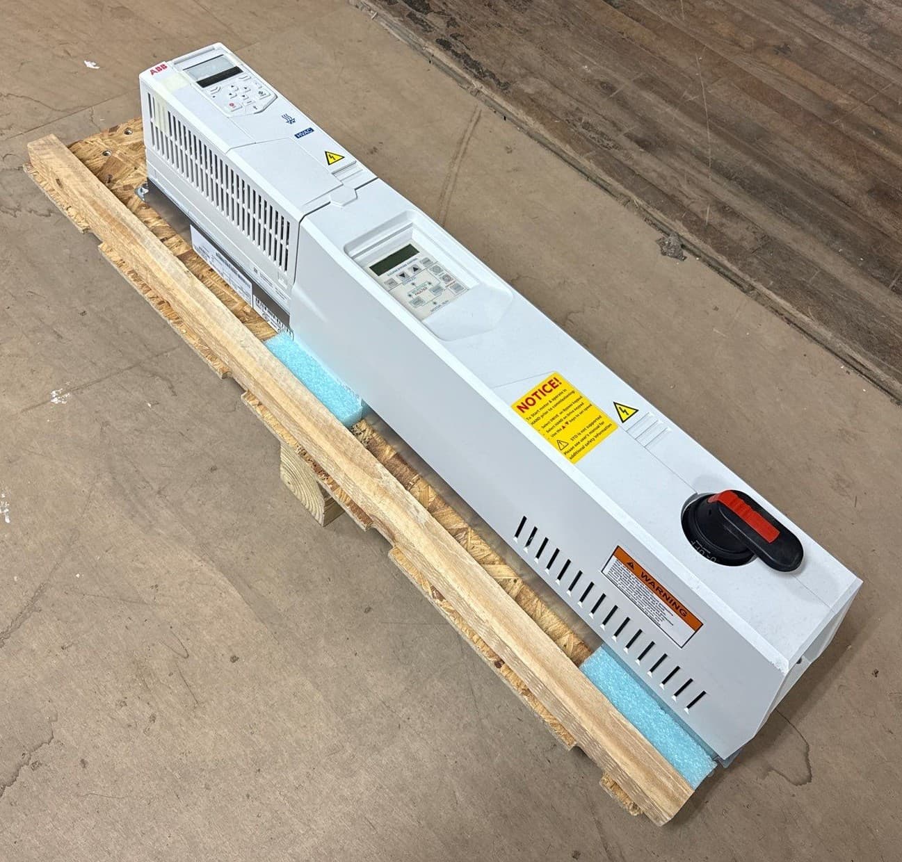 ABB ACH580-VCR-03A5-4+K465 E-Clipse Bypass AC Drive 2HP 480V 100kA – image 1