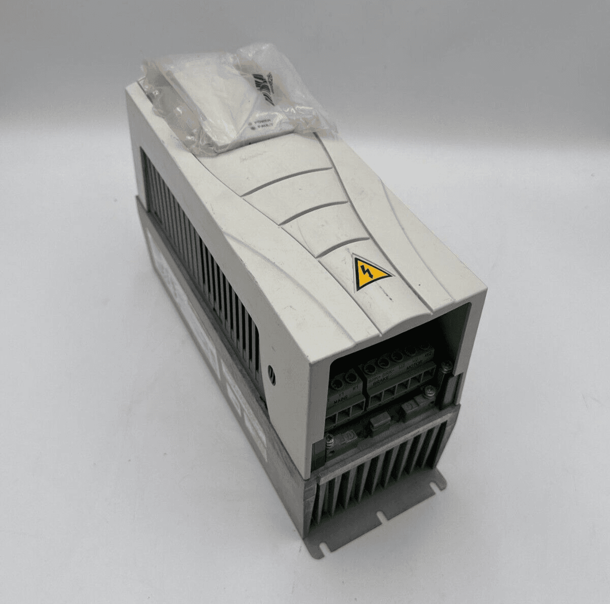 ABB ACS550-U1-03A3-4 – image 1