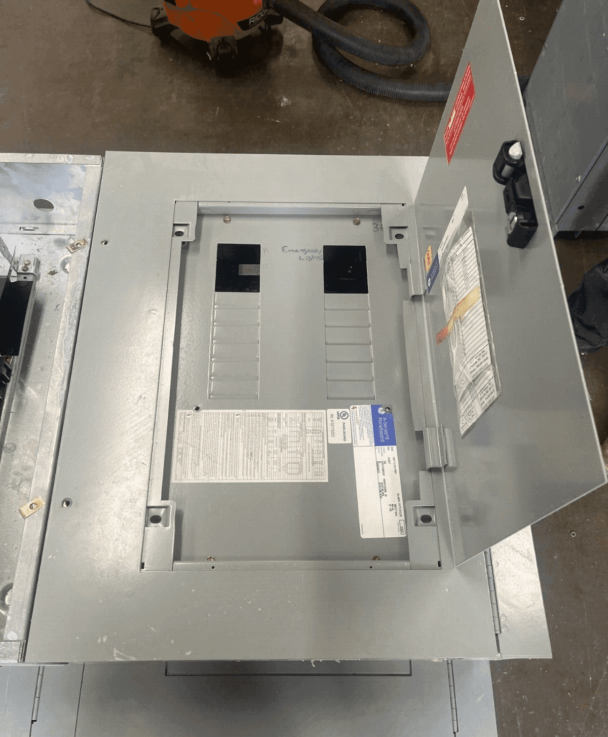 GE AEF3181MBX Panel — image 1 of 9