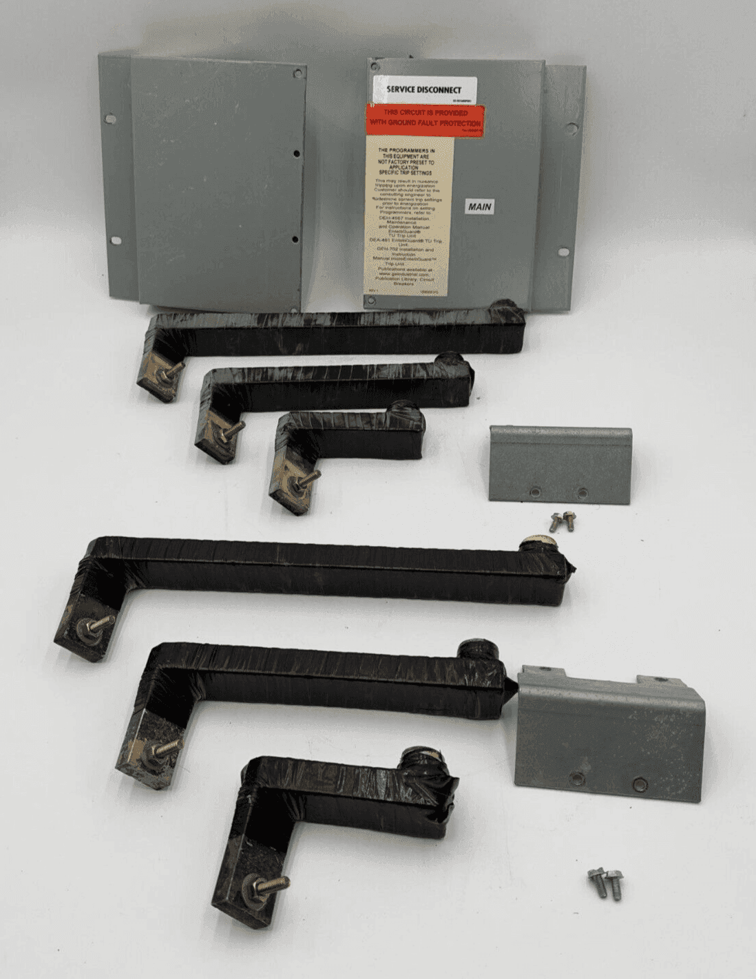 GE AMCB3KM Circuit Breaker — image 1 of 8