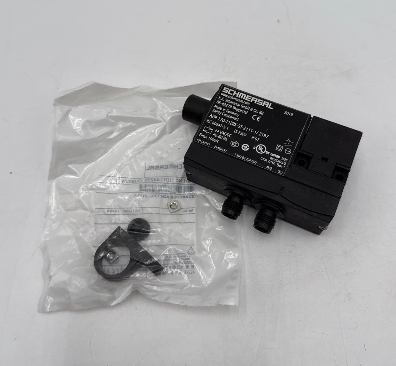 Schmersal AZM 170-11ZRK-ST-2111-1/2197 Accessory — image 1 of 5